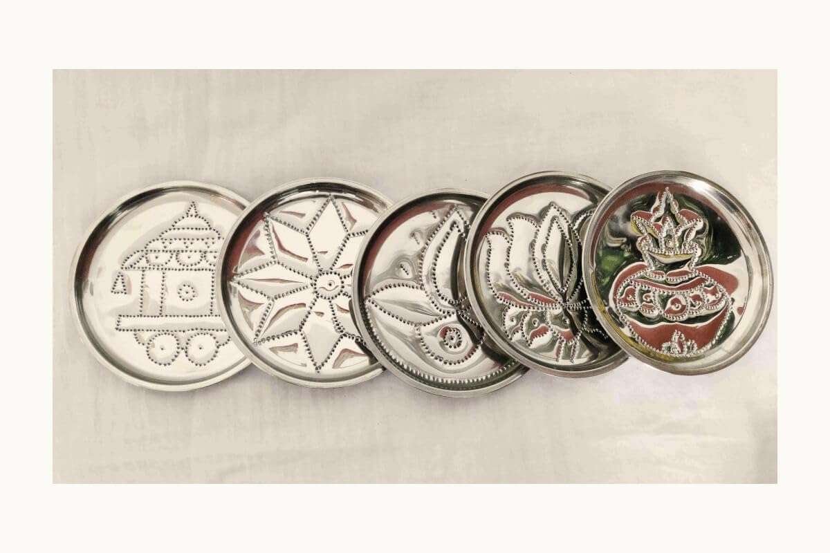 PUJA Celebrations Steel Rangoli Stencil Small, 5 Different Design Draw Making Kit, Kolam, Flower, Mixed Designs Stencils, Material: Steel (4.5 inches) 1