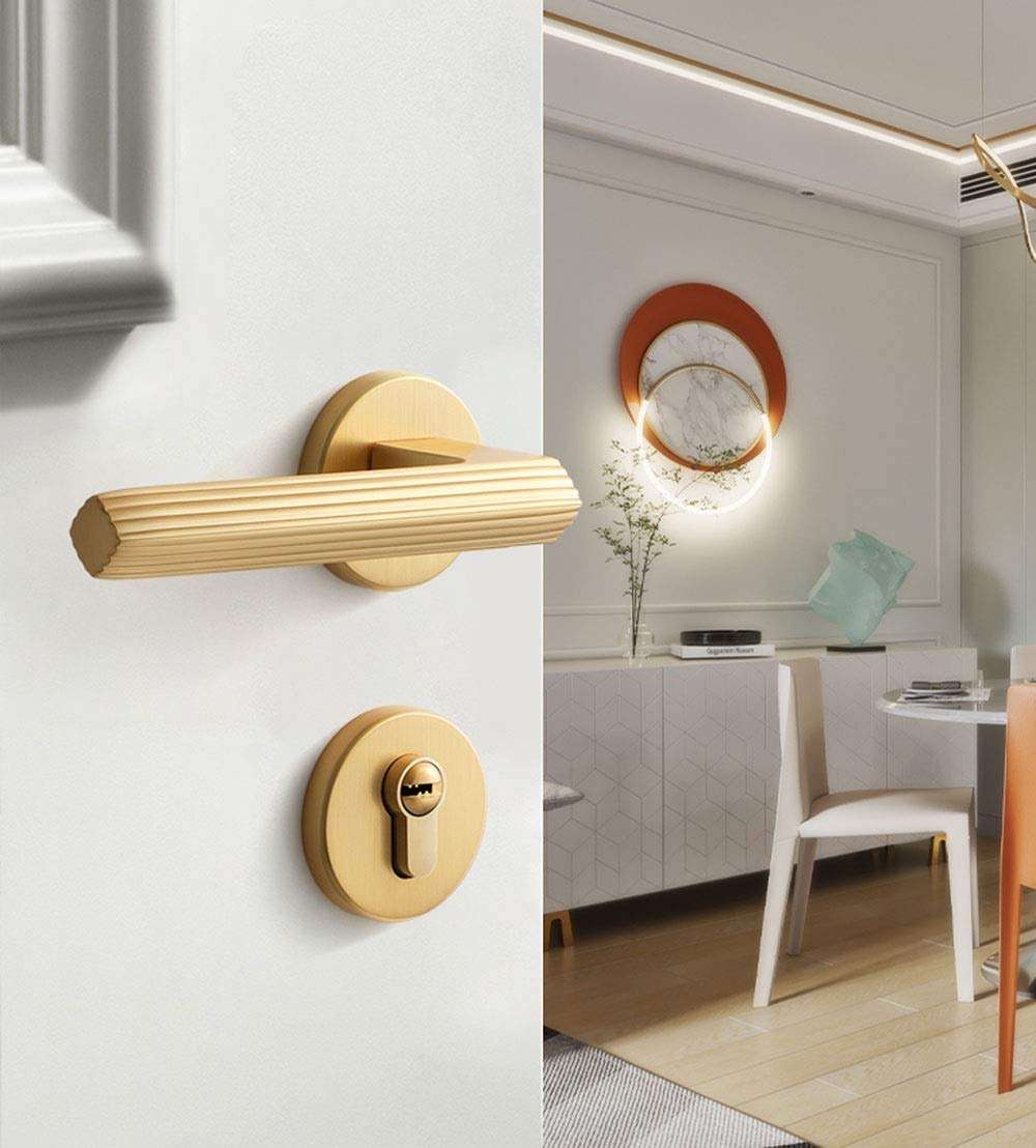 Toy Privacy Lever Handle with Lock and Key Door Lockset for Bedroom Bathroom Door Lock in Gold Door Handle Entrance Lever with Modern Design 2