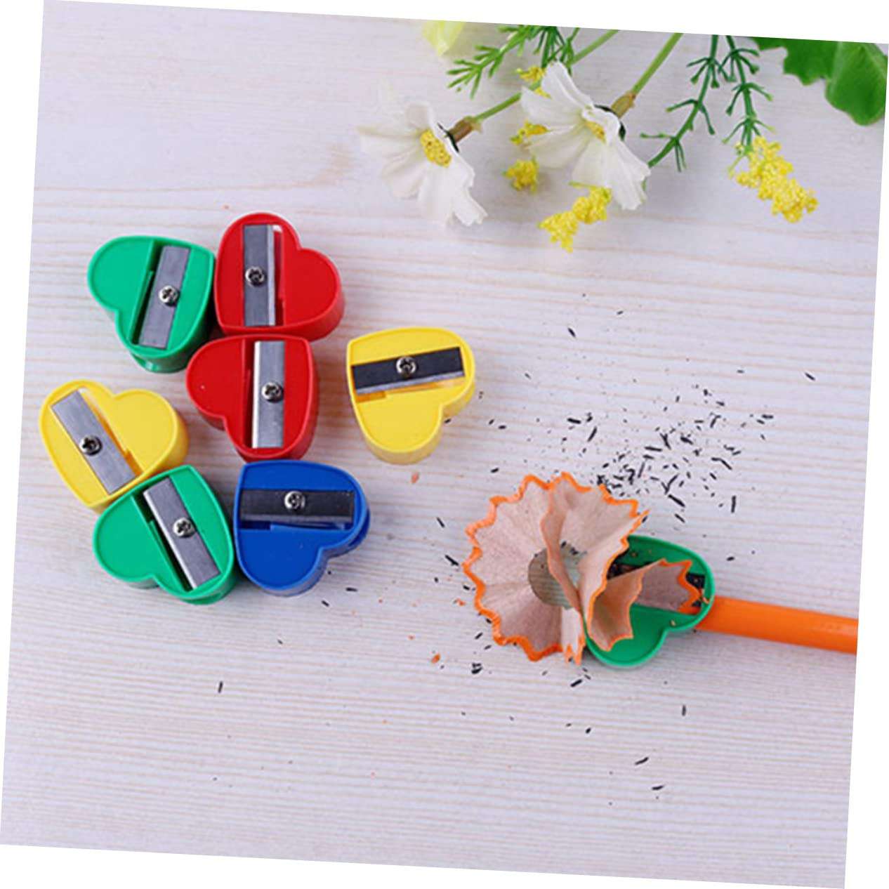 FIXOSHEE 40Pcs Heart Pencil Sharpeners Manual Sharpener Cute Cartoon Design for School Supplies Students and Birthday Celebrations 5