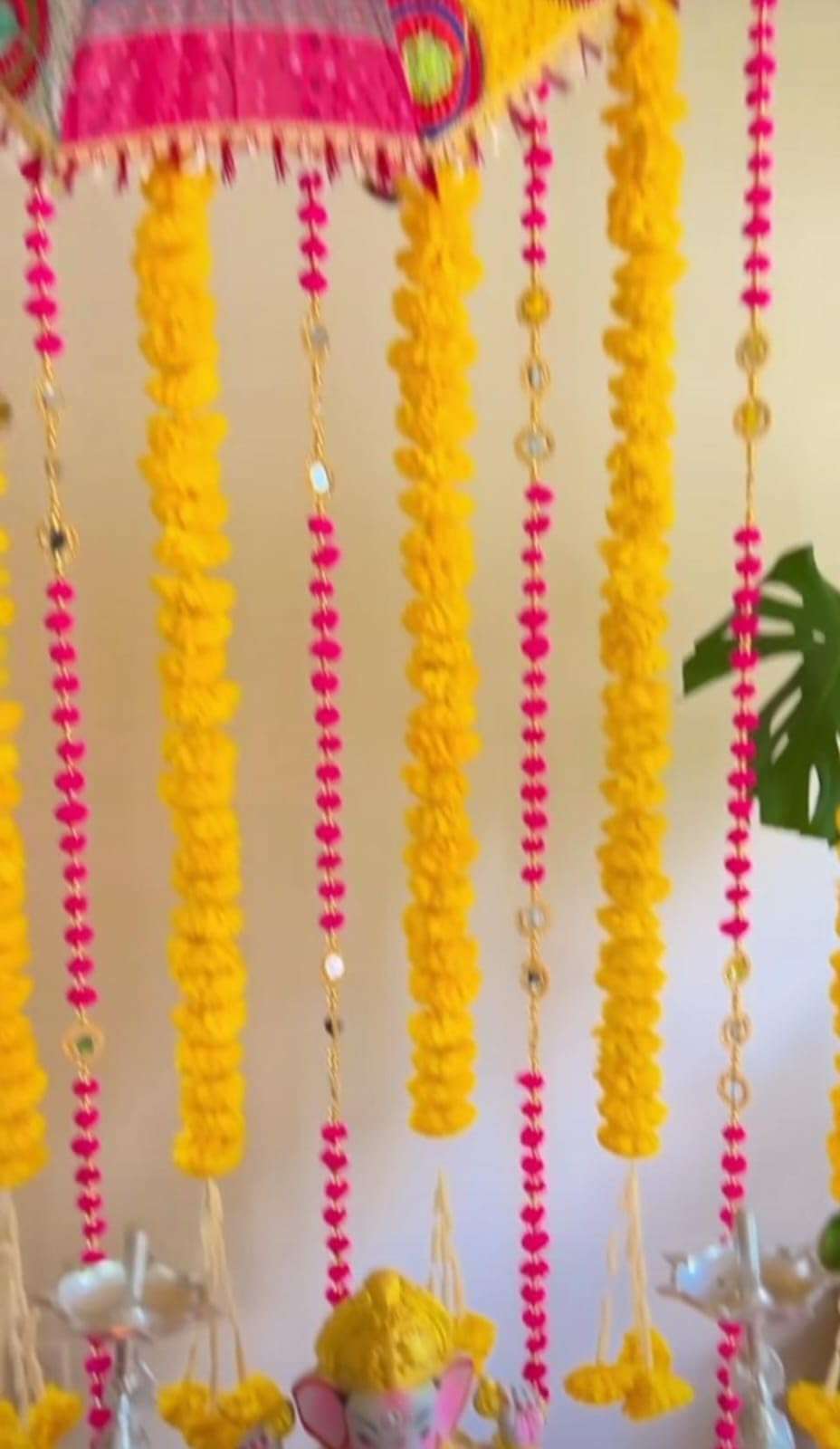 Sellplus Decorative Ganpati/Kanha Ji/Diwali Poojan Setup with Marigold Toran, Pompom Toran, Umbrellas, Decorative Platter, and Mogra String 3