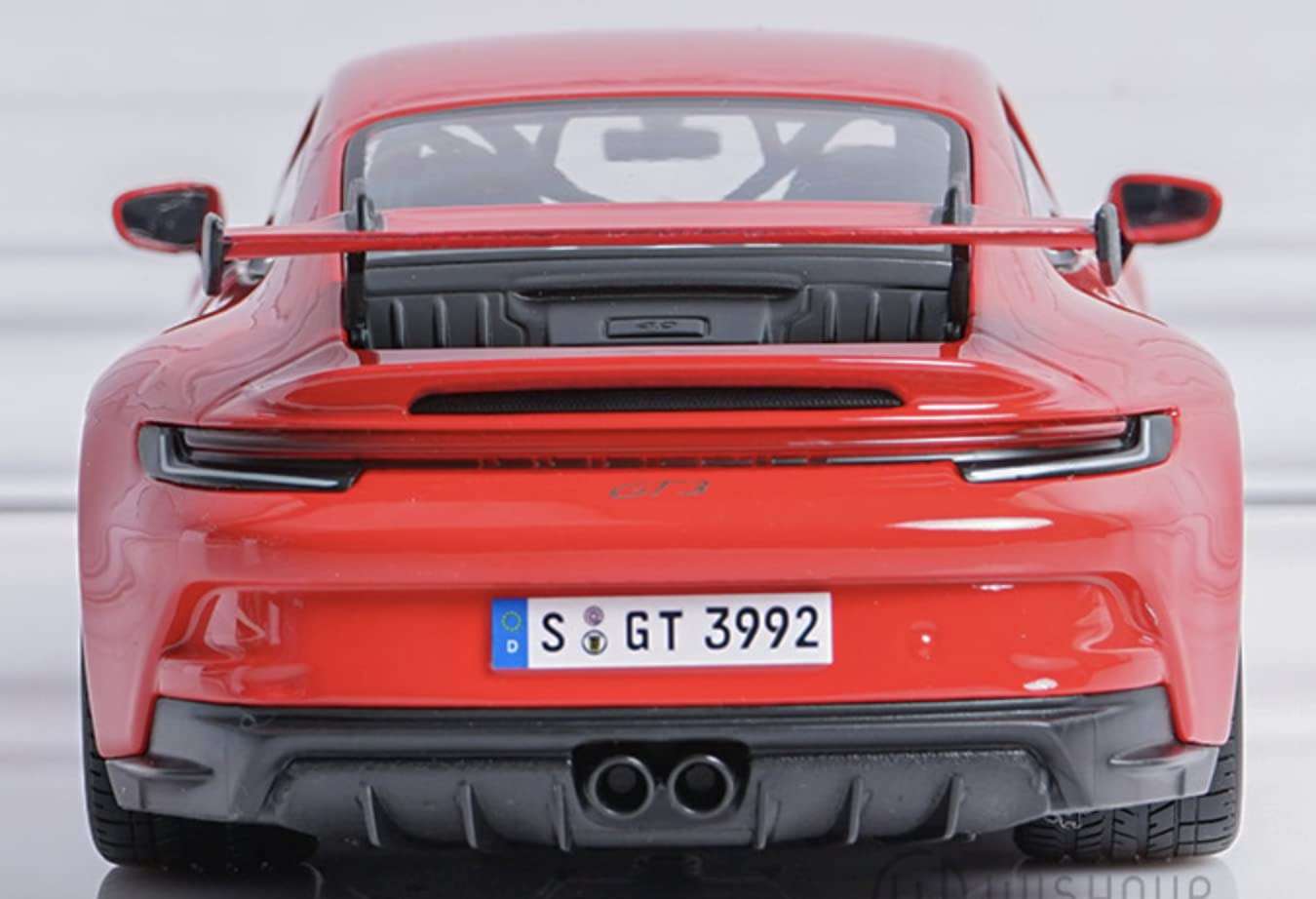Maisto - 1/18 Scale Model Compatible with Porsche Replica Miniature Sports Car Collectible 911 GT3 2022 (Red) 5