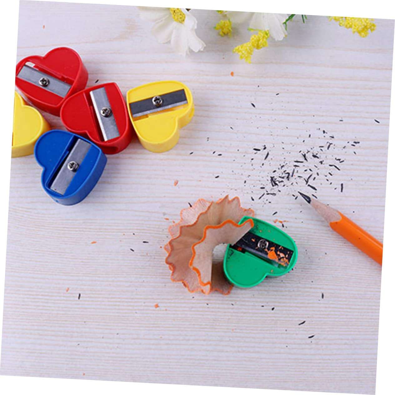 FIXOSHEE 40Pcs Heart Pencil Sharpeners Manual Sharpener Cute Cartoon Design for School Supplies Students and Birthday Celebrations 4