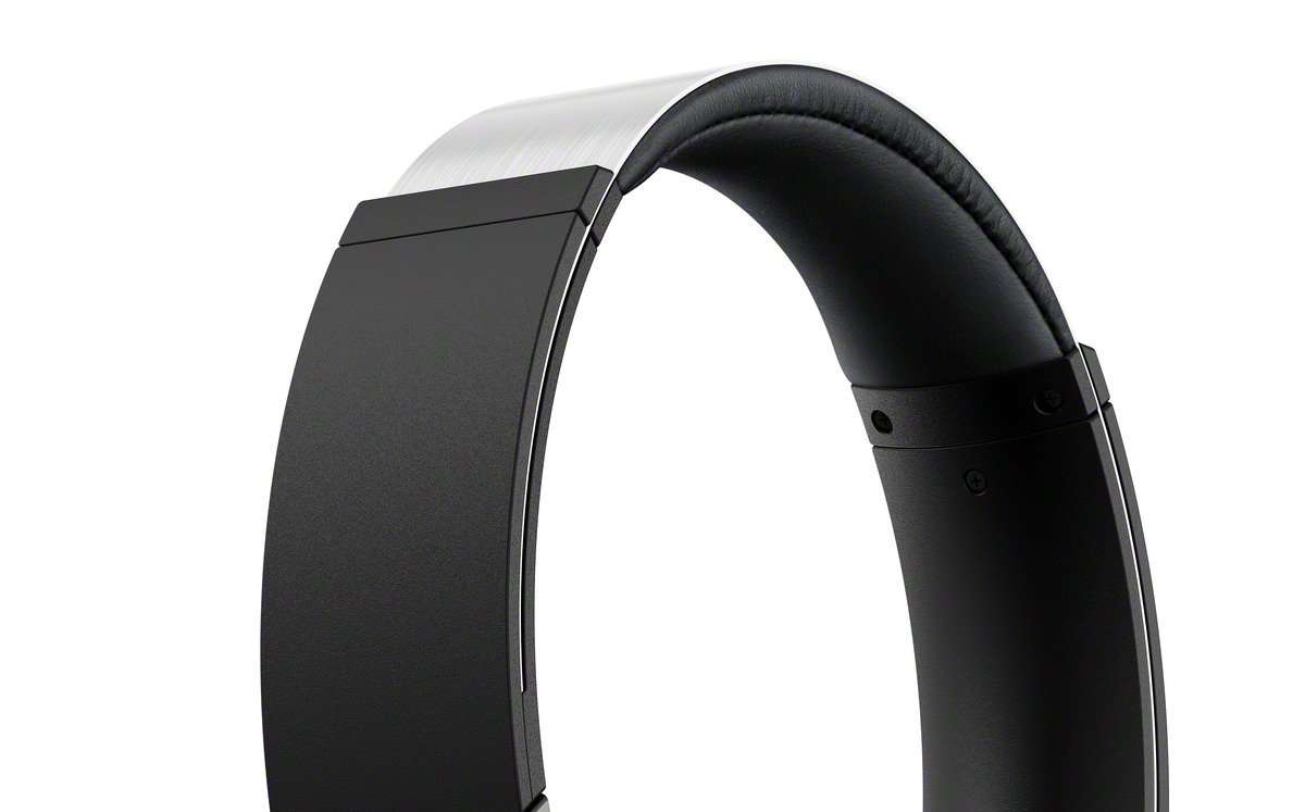 Sony MDRXB950BT/B Extra Bass Bluetooth Headphones (Black) 4