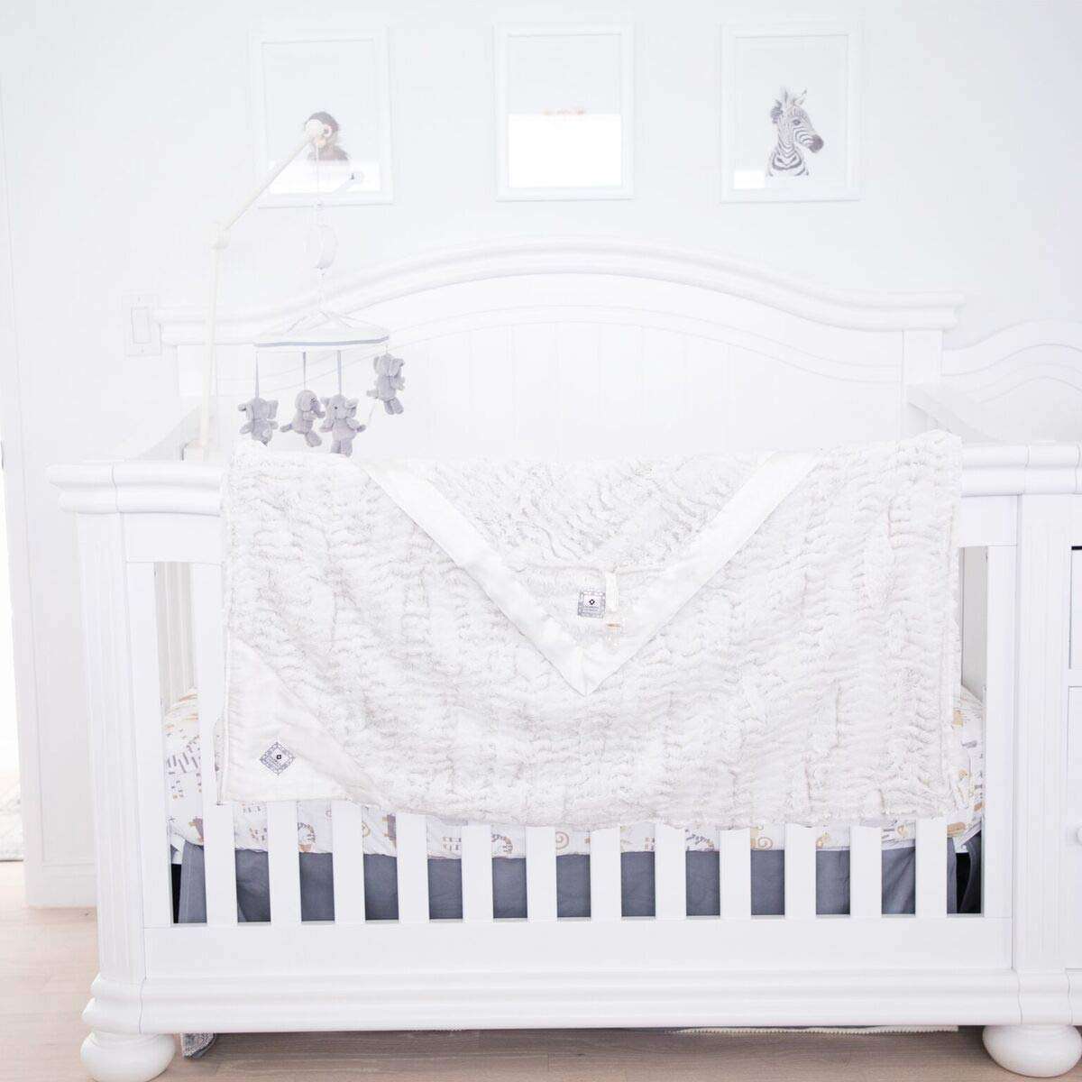 Zalamoon Luxie Pocket Plush Baby Toddler Blanket with Hook-and-Loop Fastener Strap (Flake) 4