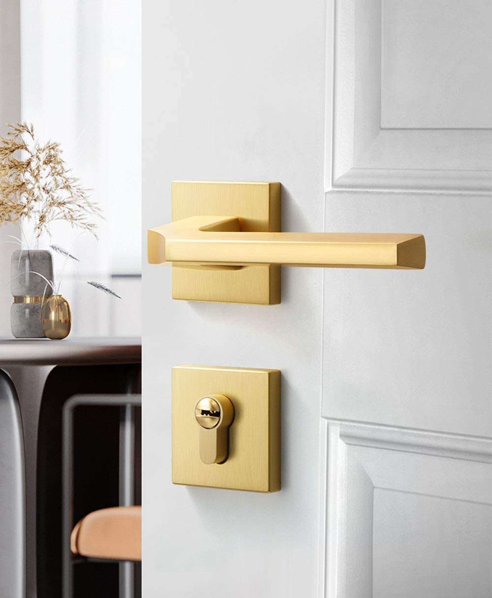 Toy Door Handle with Lock and Key Handleset with Lever Door Handle Door Lever Lock Reversible for Right and Left Indoor and Outdoor Door Lock in Gold Door Handle Entrance Lever with Modern Design 2