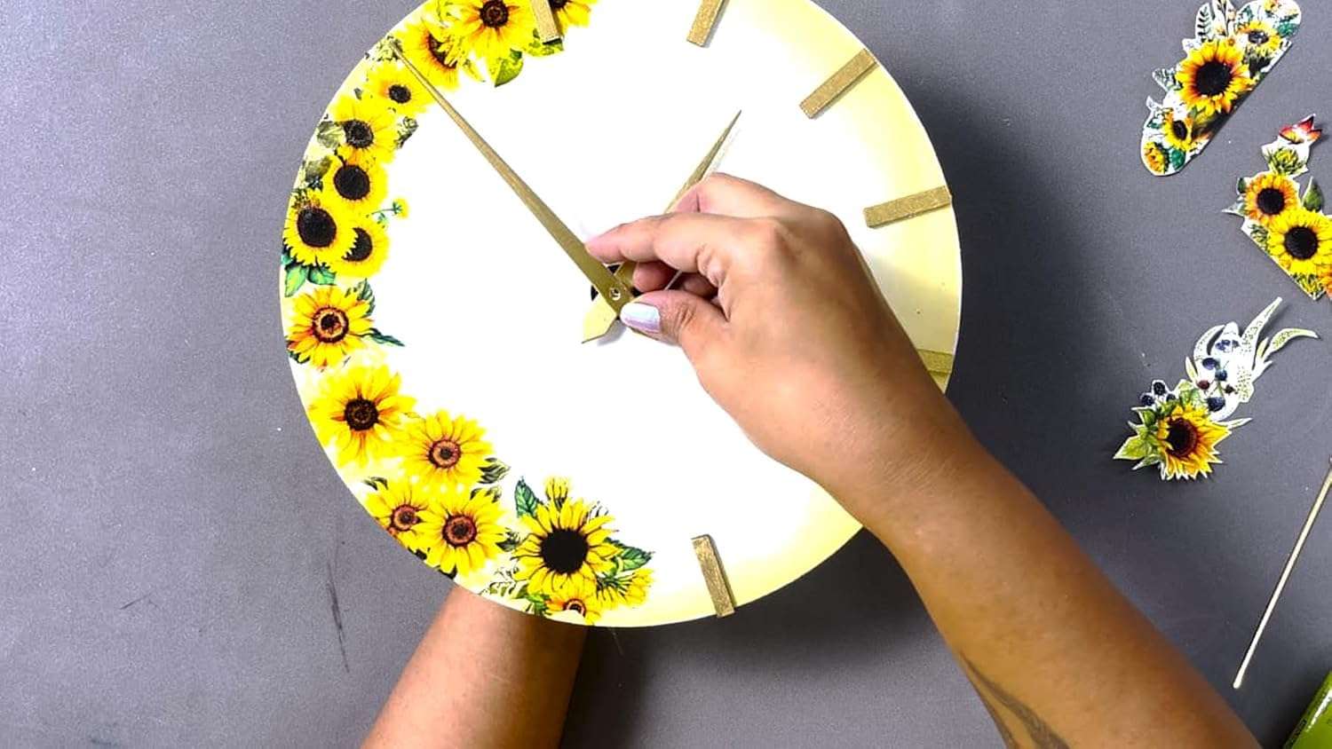 Graphicalmela DIY Clock Making Kit 10inch Dia 4mm Thick | DIY Art & Craft Kit for School Projects, Home & Office Decor | MDF DIY Wall Clock Making Kit | Gift for Kids, Adults 6