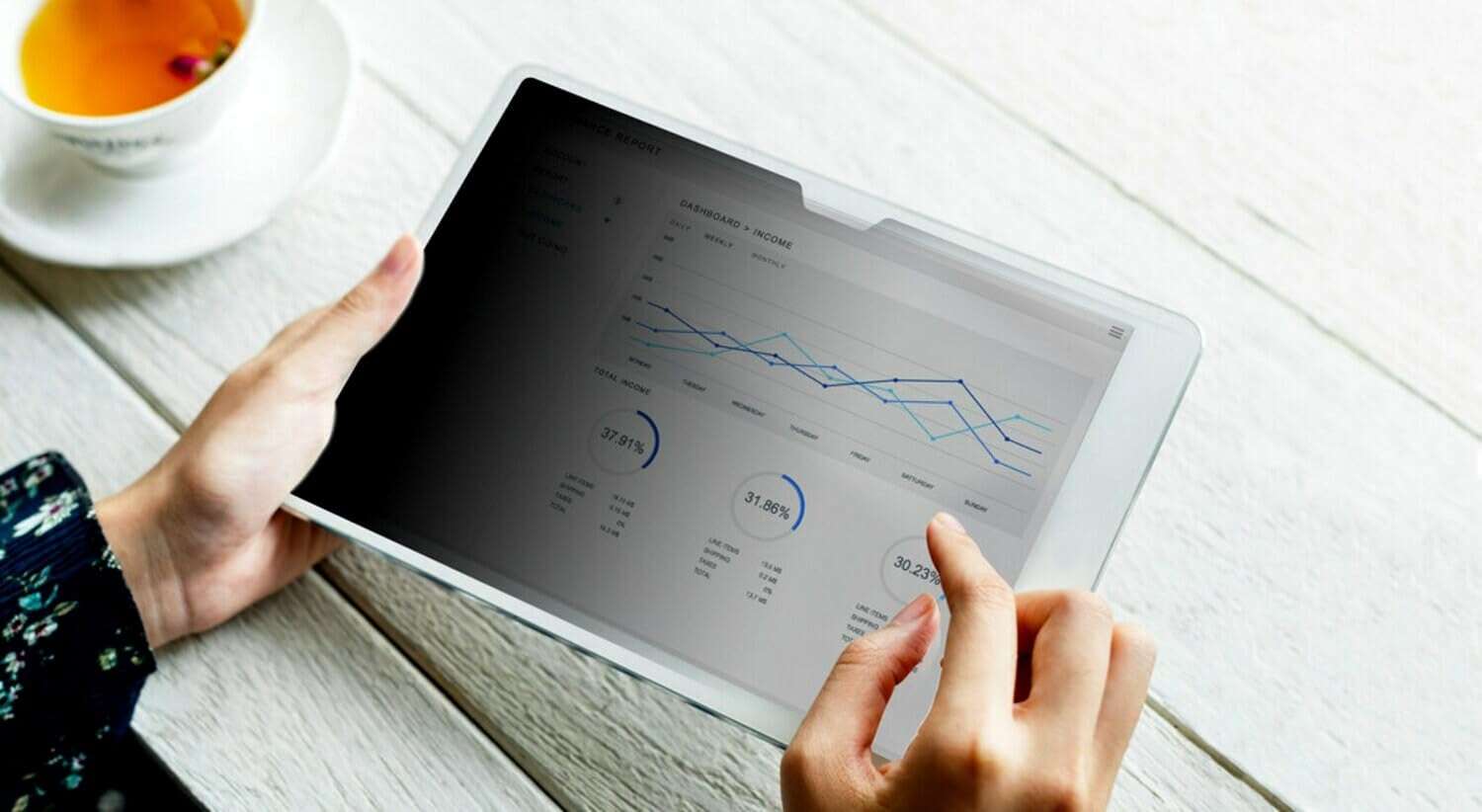 3M Bright Screen Privacy Filter for Apple iPad 10.2in 7th - 9th Gen, iPad Air 3rd Gen, iPad Pro 10.5in, BPTAP001 4