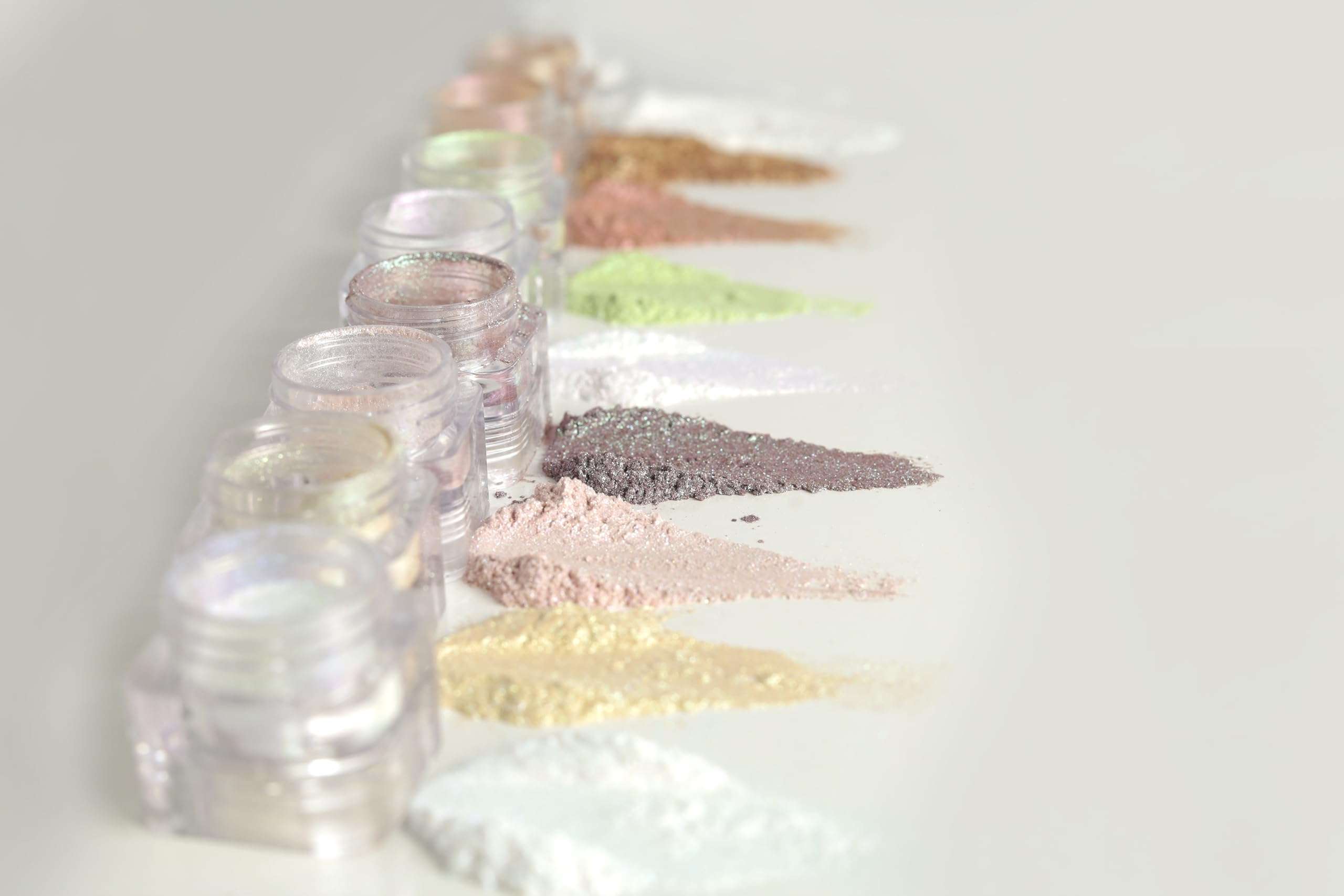 TS Cosmetics Diamond Dust Loose Powder 3.5 (Peachy Glow) – Shimmery Finish Highlighter & Setting Powder for a Radiant, Long-Lasting Glow – Perfect for Women and Girls 5