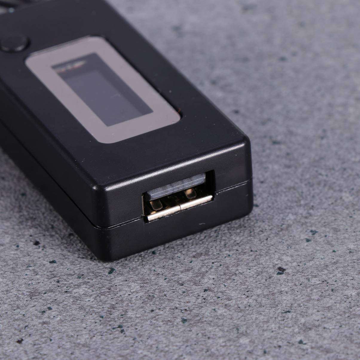 ULTECHNOVO Voltage and Current Monitor USB Chargers Car USB Voltmeter Multimeter with USB Output Voltmeter with USB Charger Car Charger USB Voltage Tester Detector LCD 6