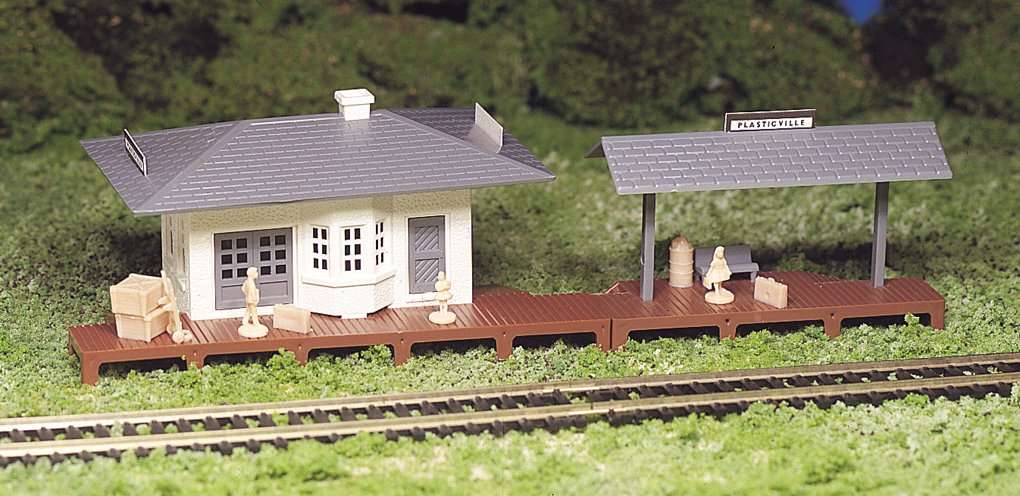 Bachmann Trains Suburban Station , Blue 2