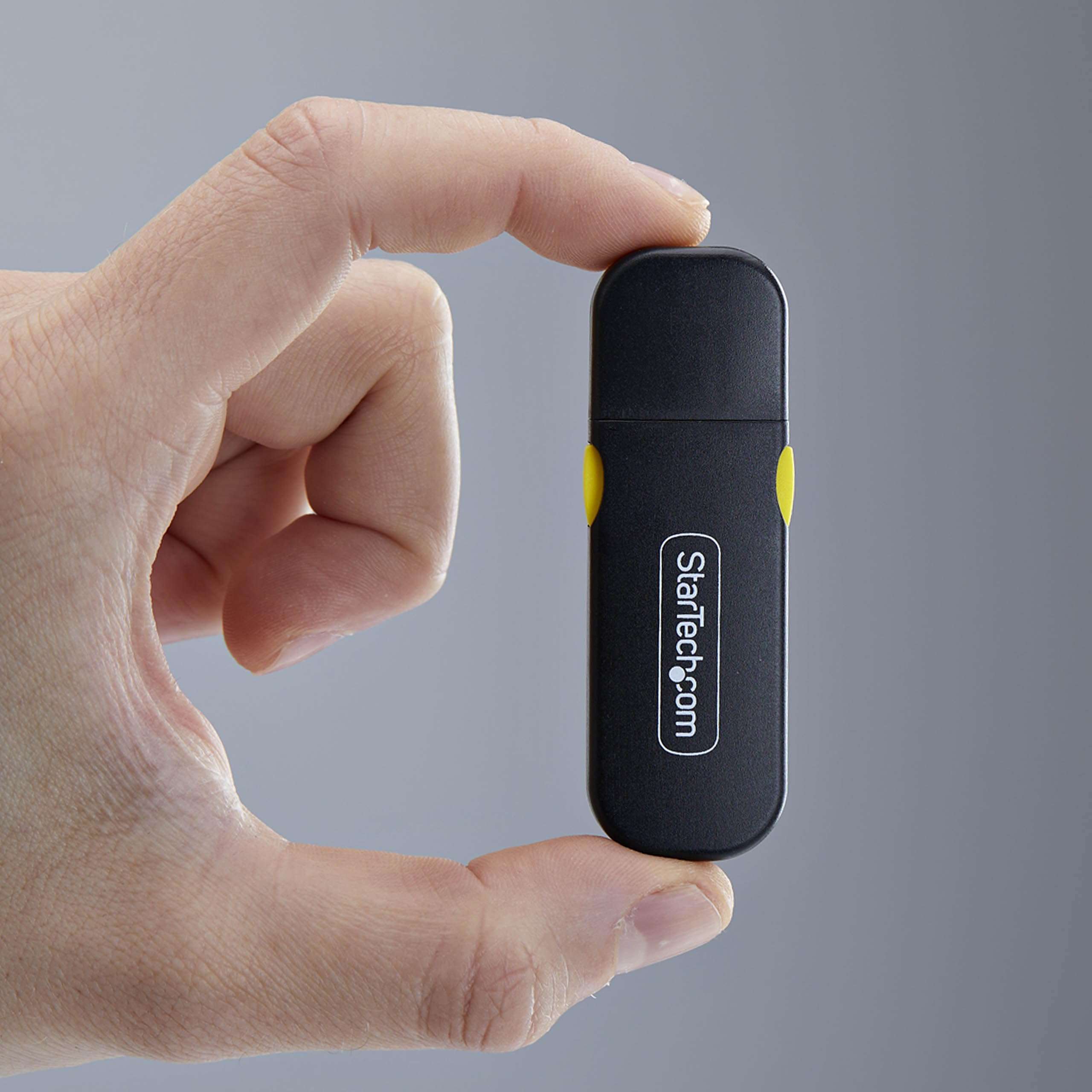 StarTech USB-A Port Blocker Key with 4X Latching USB-A Dust Cover Plugs, Snap-in Port Protectors for Laptops and Computers 3