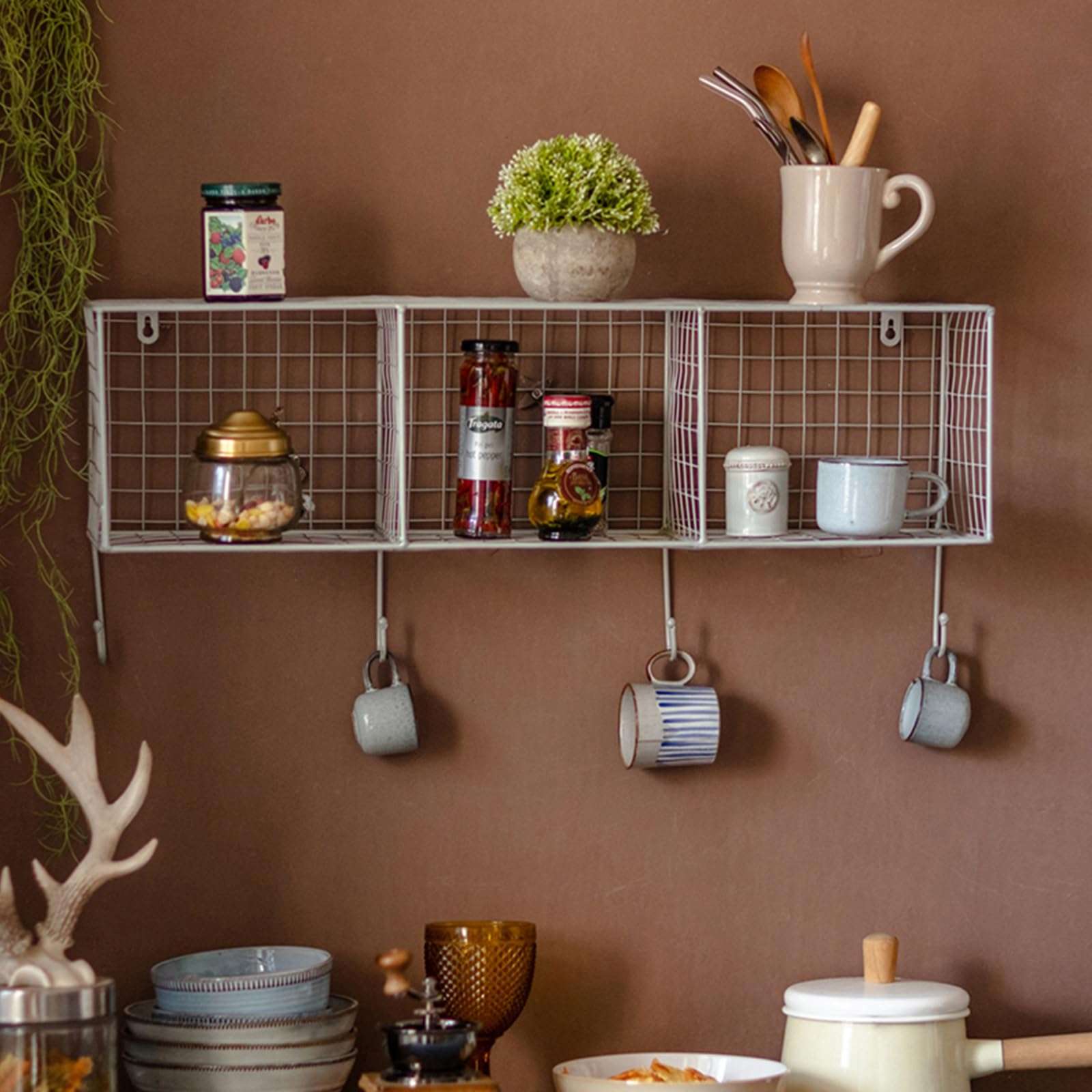 Wall Grid Hanging Basket with 4 Hooks, Wire Basket Gardening Tools Organizer, Industrial Display Shelf for Kitchen, Bathroom, Garden, Living Room 3