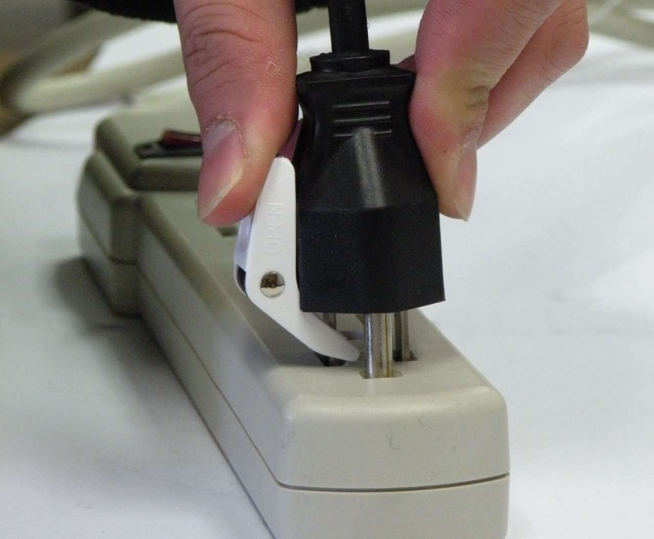 Conntek 7-Inch 13A 125V Dr.T-Xtra Cord IEC C13/C14 Plug to U.S 3 Prong Connector 2