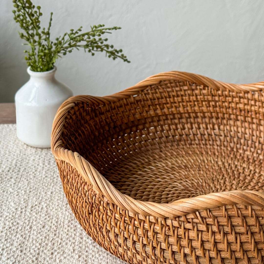 EDAMAME Hand‑Woven Rattan Bread & Fruit Basket – Medium Wicker Serving Tray for Tabletop Decor | Boho Kitchen Storage Bowl (Brown) 3