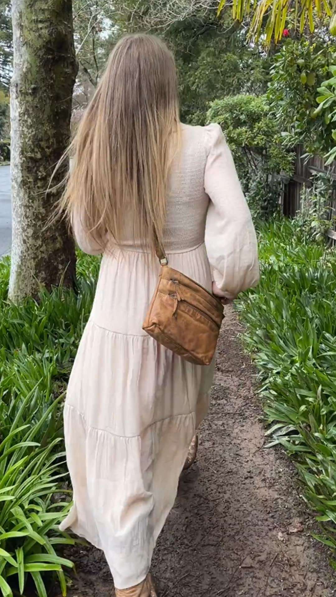 RUSTIC TOWN Leather Crossbody Bag for Women - Washed Leather Travel Sling Purse Hobo Handbags for Girls, Cognac 3