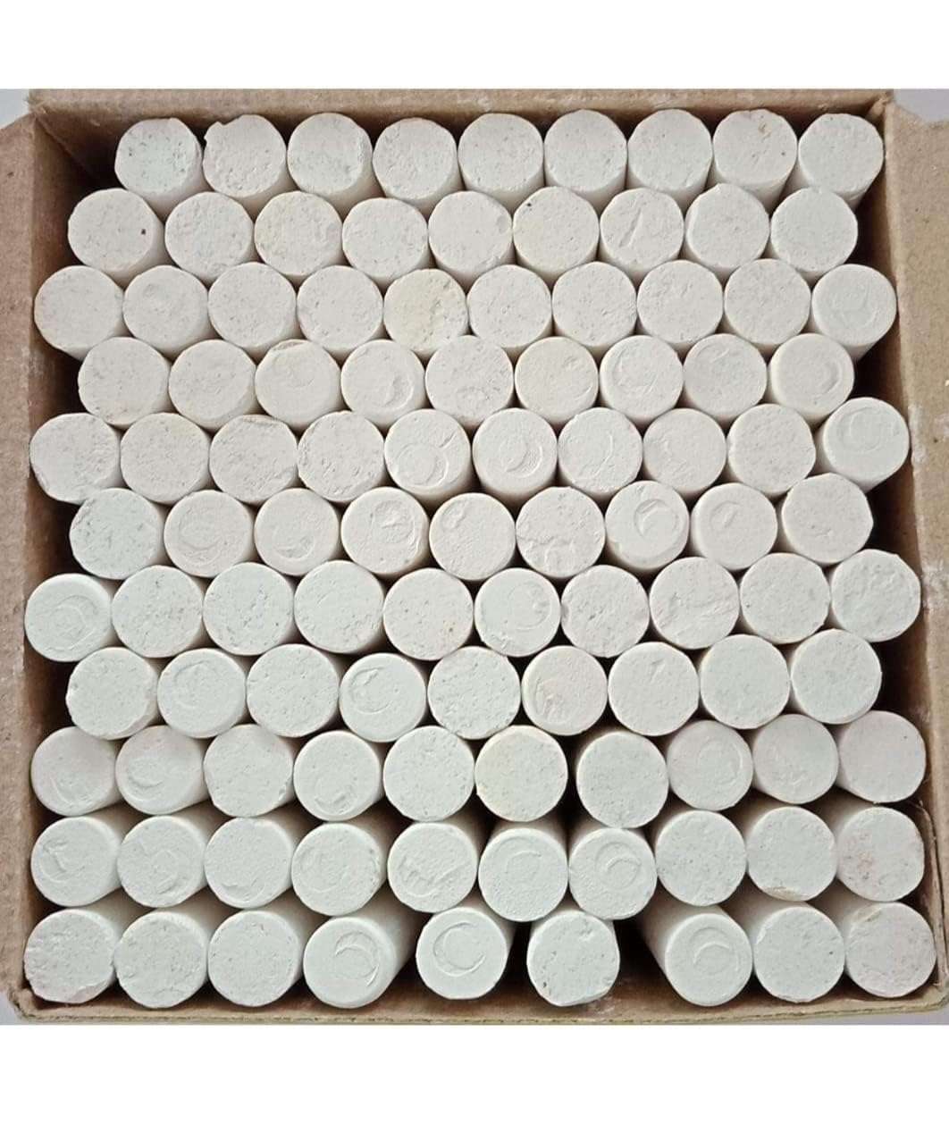 Kesora Dust Free Chalk Pieces Box, Blackboards, Greenboards and Cement Floors (White, Pack of 100) 6