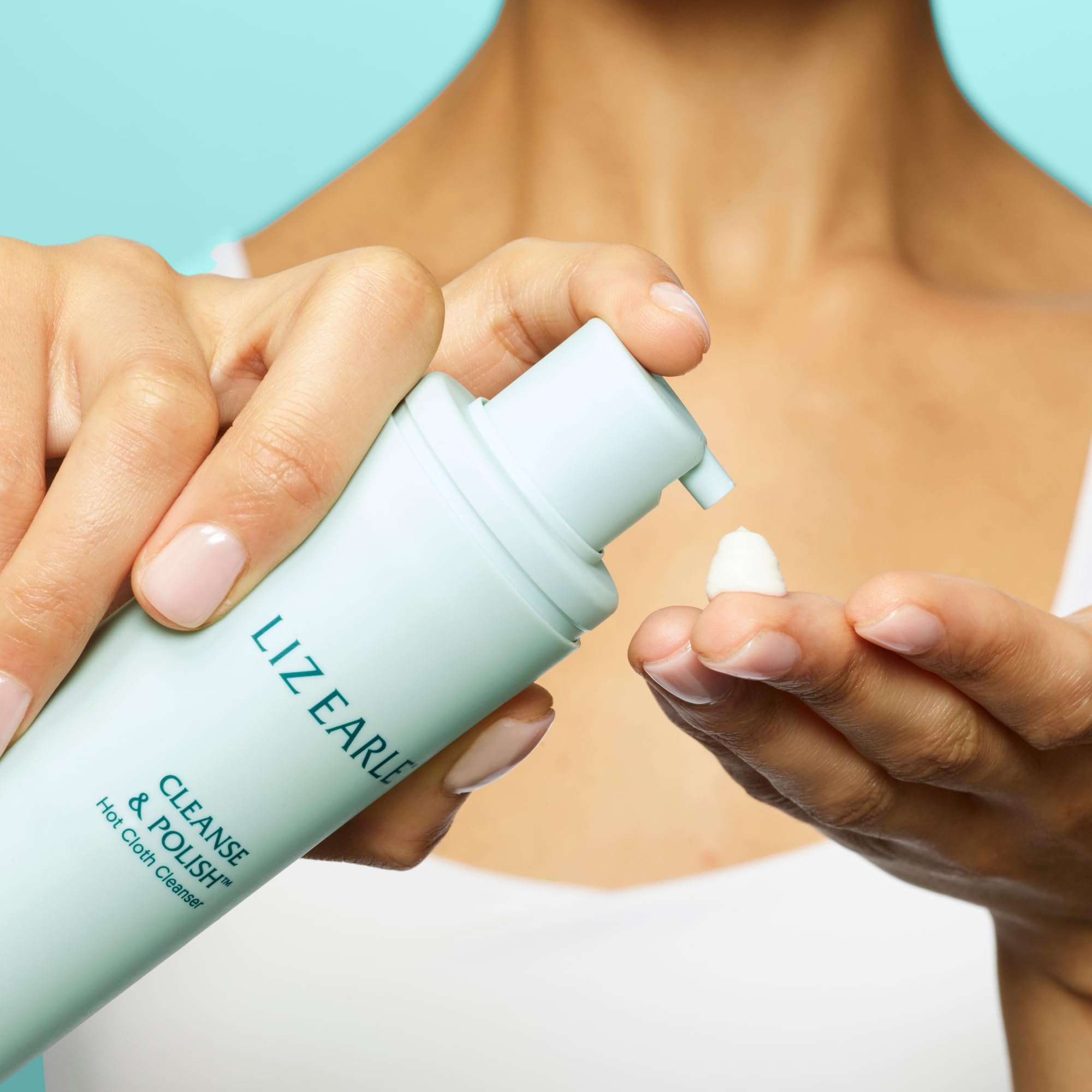 Liz Earle Cleanse & Polish Hot Cloth Face Wash - Gentle Facial Cleanser & Exfoliating Cotton Cloth - Boosts Hydration and Reveals Instant Radiance (100ml) 4