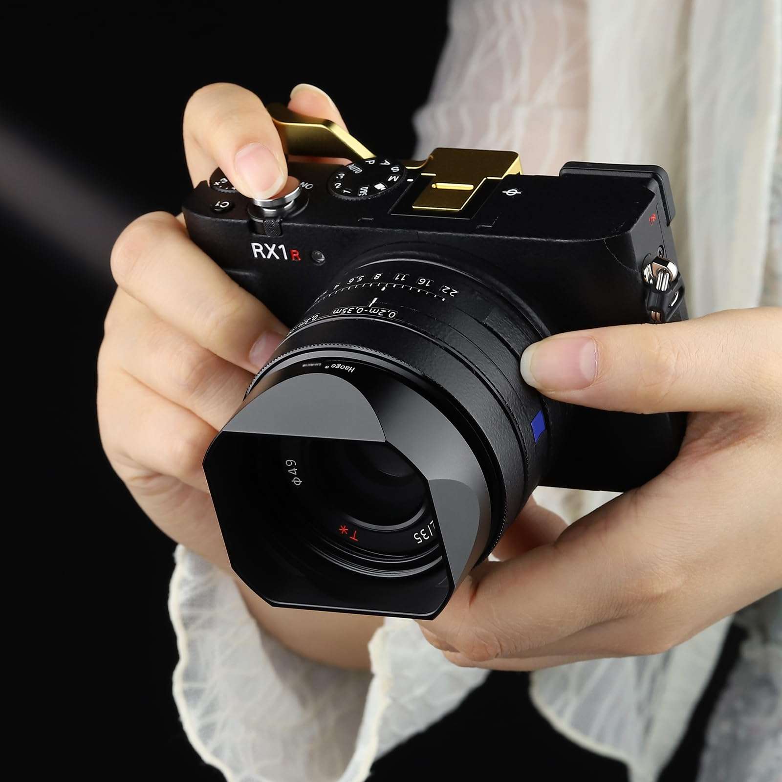 Haoge Metal Square Lens Hood for Sony RX1R3/RX1M2/RX1 FE 40mm F2.5 G FE 50mm F2.5 G 24mm F2.8 G Lens Shade on A7CII A7CR A7R5 Camera Bayonet Mount 3