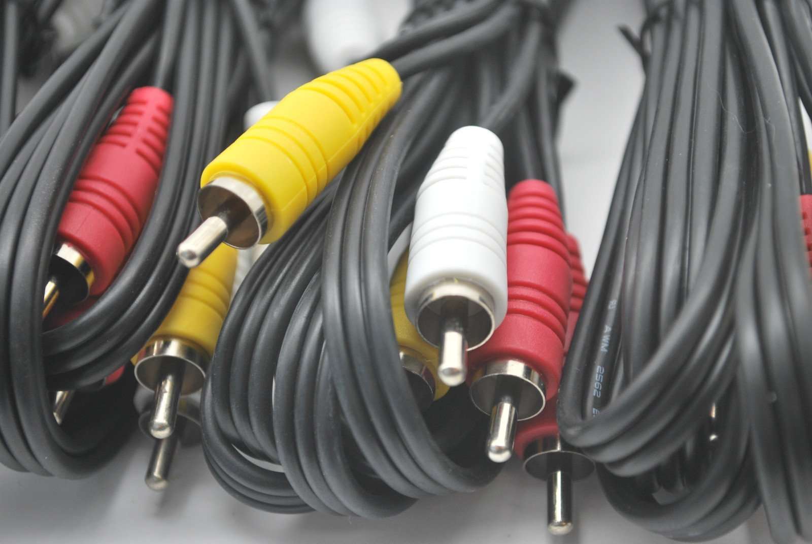 LOT OF 10 NEW 6 Ft RCA AUDIO/VIDEO COMPOSITE CABLES DVD/VCR/SAT YELLOW RED & WHITE CONNECTORS 2