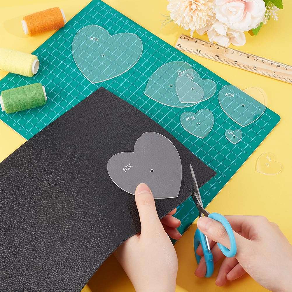 UNICRAFTALE 8 Pcs Acrylic Sashiko Stencils 8 Sizes Heart Stencils Heart Quilting Template Embroidery Tool Drawing Heart Stencils for Painting Hand Quilting and Embroidery 4