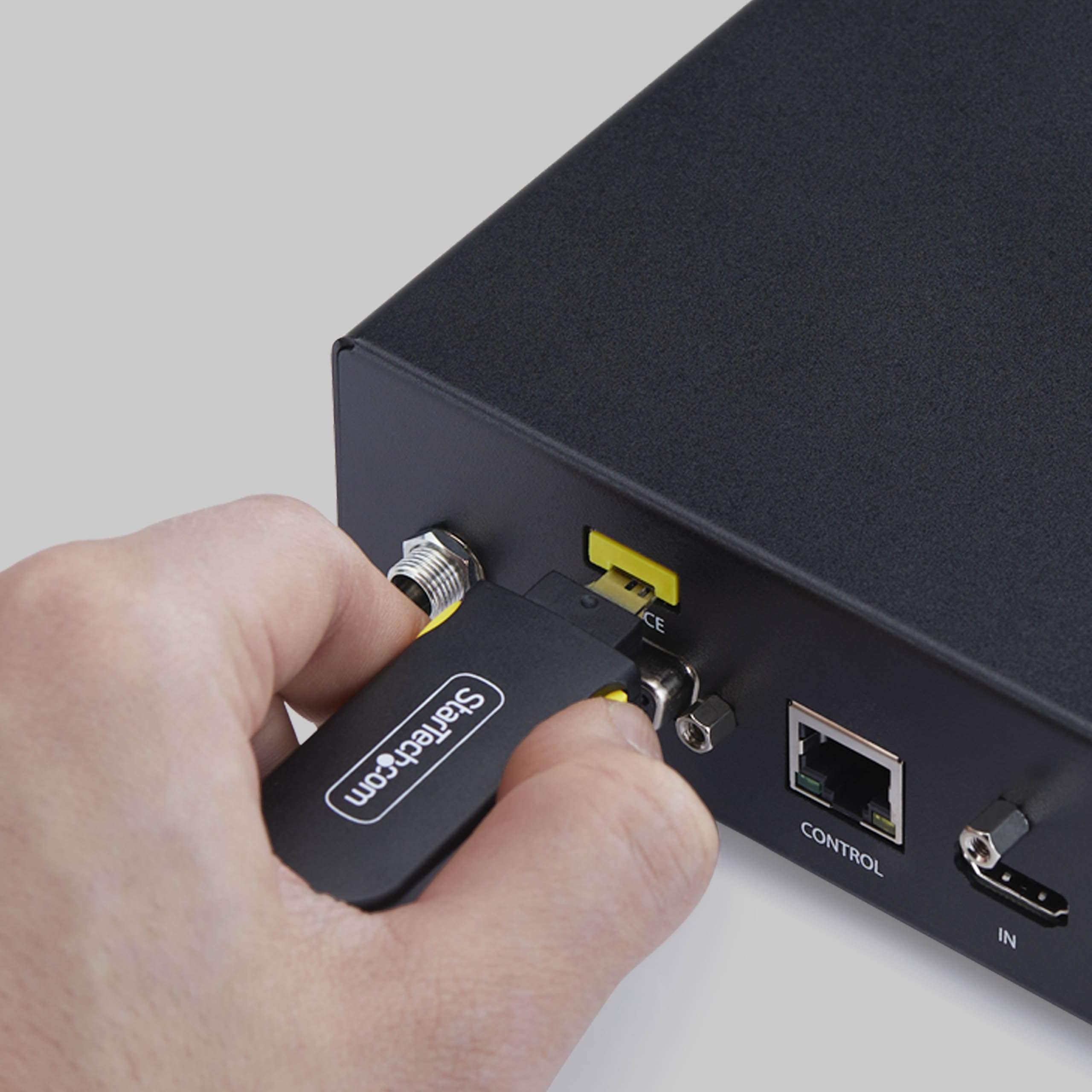 StarTech USB-A Port Blocker Key with 4X Latching USB-A Dust Cover Plugs, Snap-in Port Protectors for Laptops and Computers 6