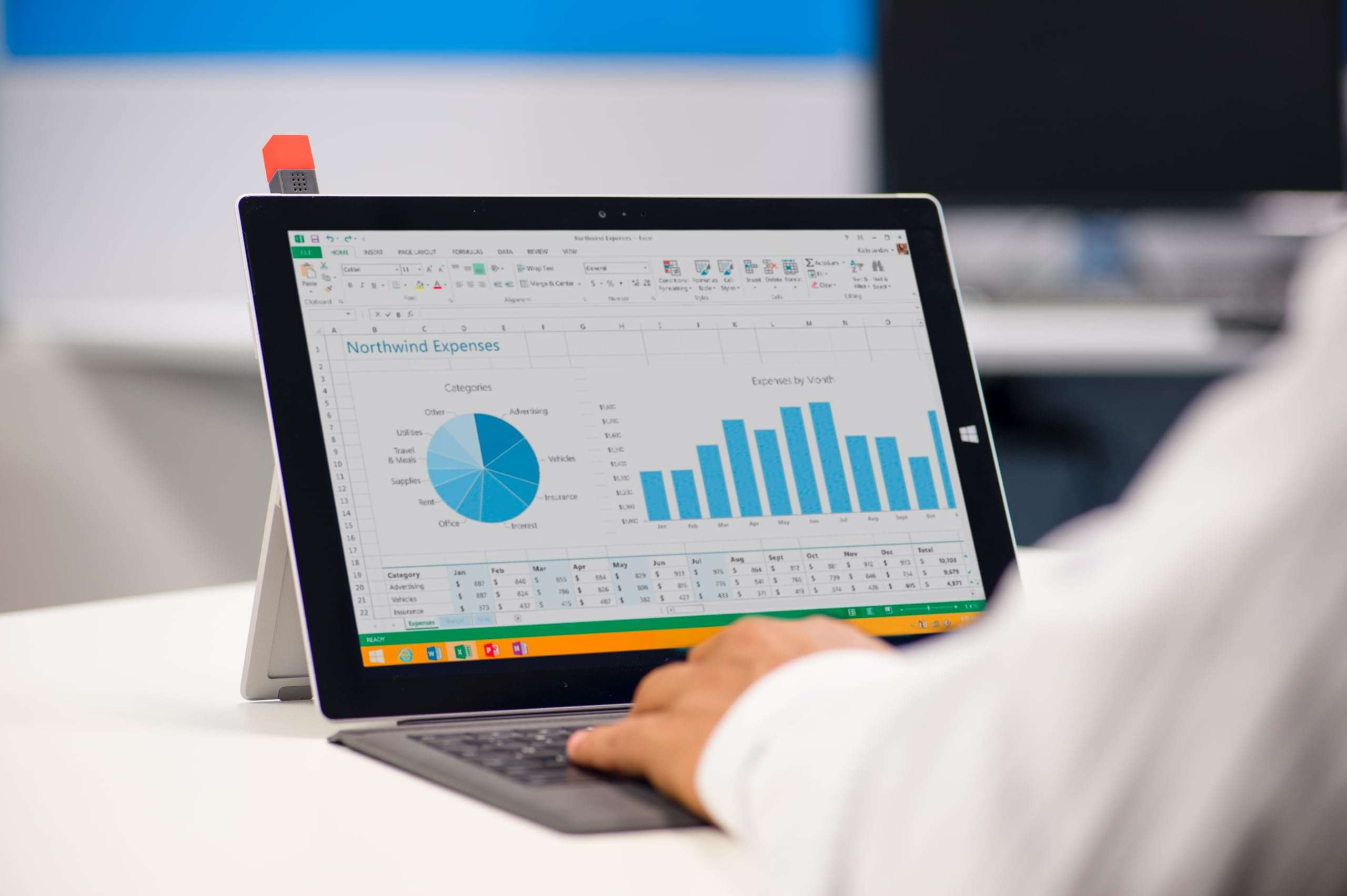 Embrava Blynclight Mini - Busy Light for The Office (Designed for Monitors and laptops) 5