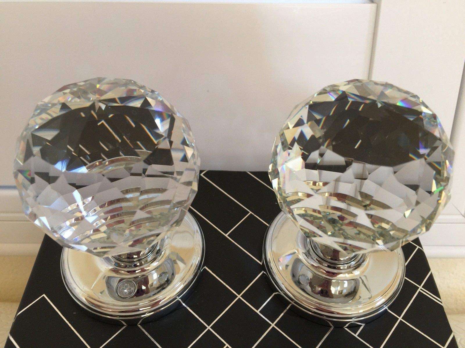 TAHARI HOME Set of 2 Door KNOBS Pull Mirror Crystal Glass Diamond Design 4
