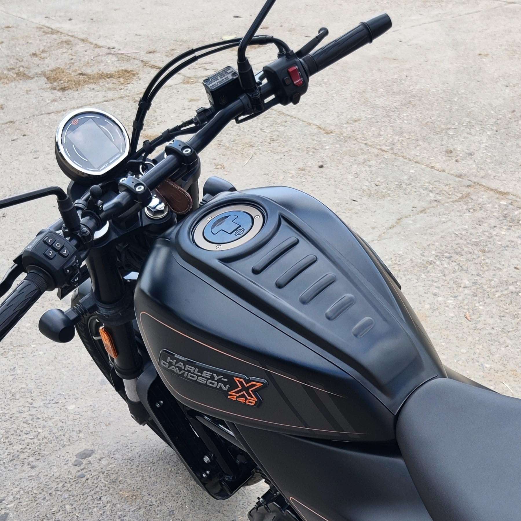 Saiga Parts TankTie for Harley Davidson X440 (Matte Black) 1