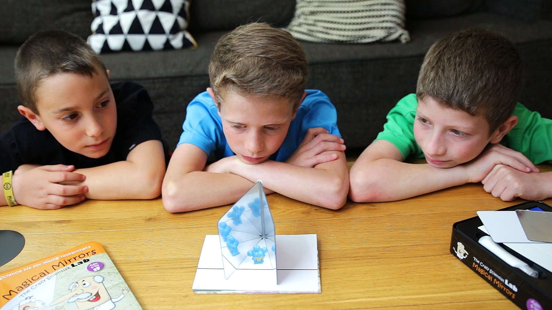 The Purple Cow Crazy Scientist Lab Magical Mirrors Science Kit 4