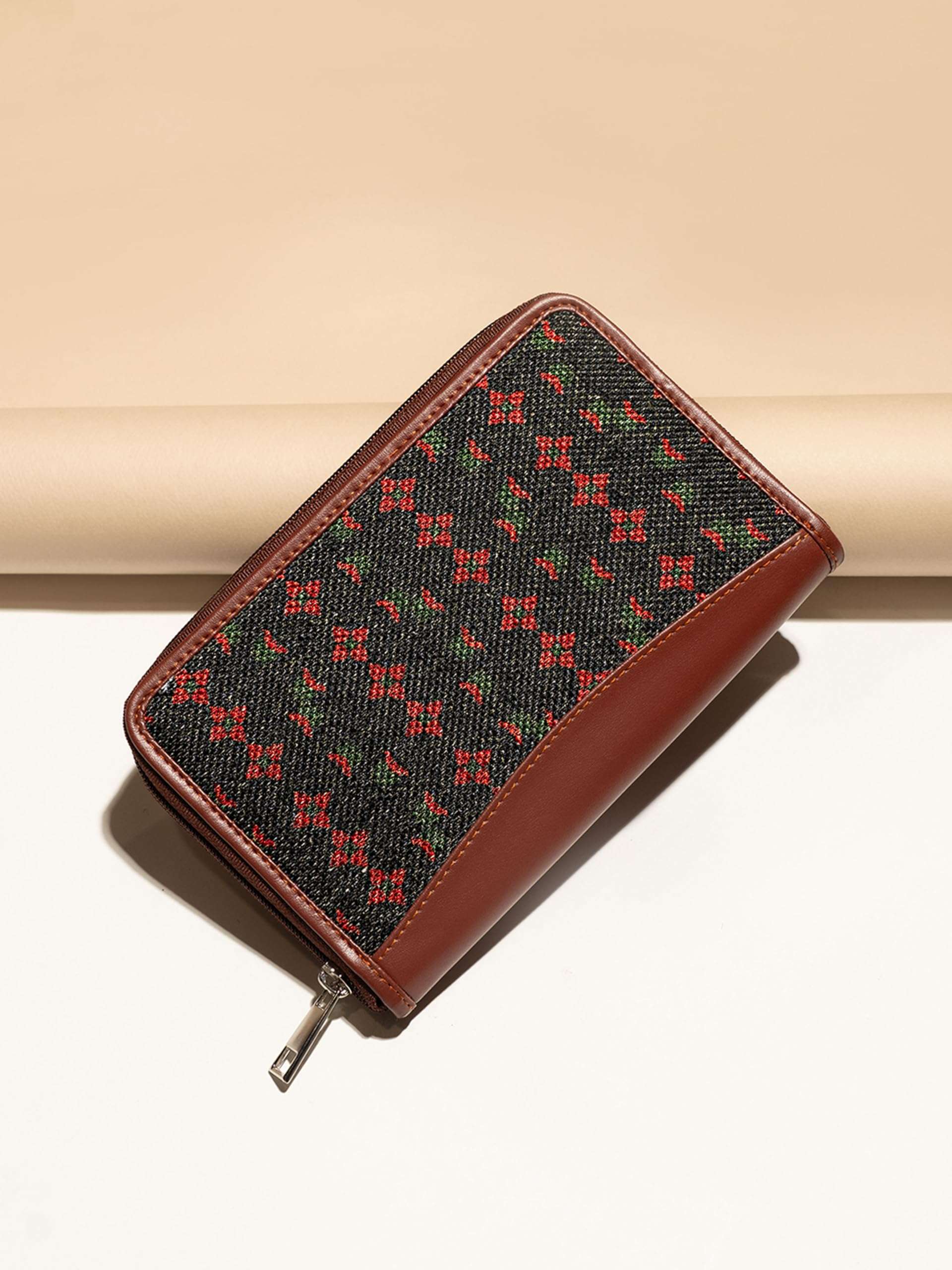 ZOUK Women's Handcrafted Shobha Niwas Lotus Motif Classic Chain Wallet for Mobile Phones 3