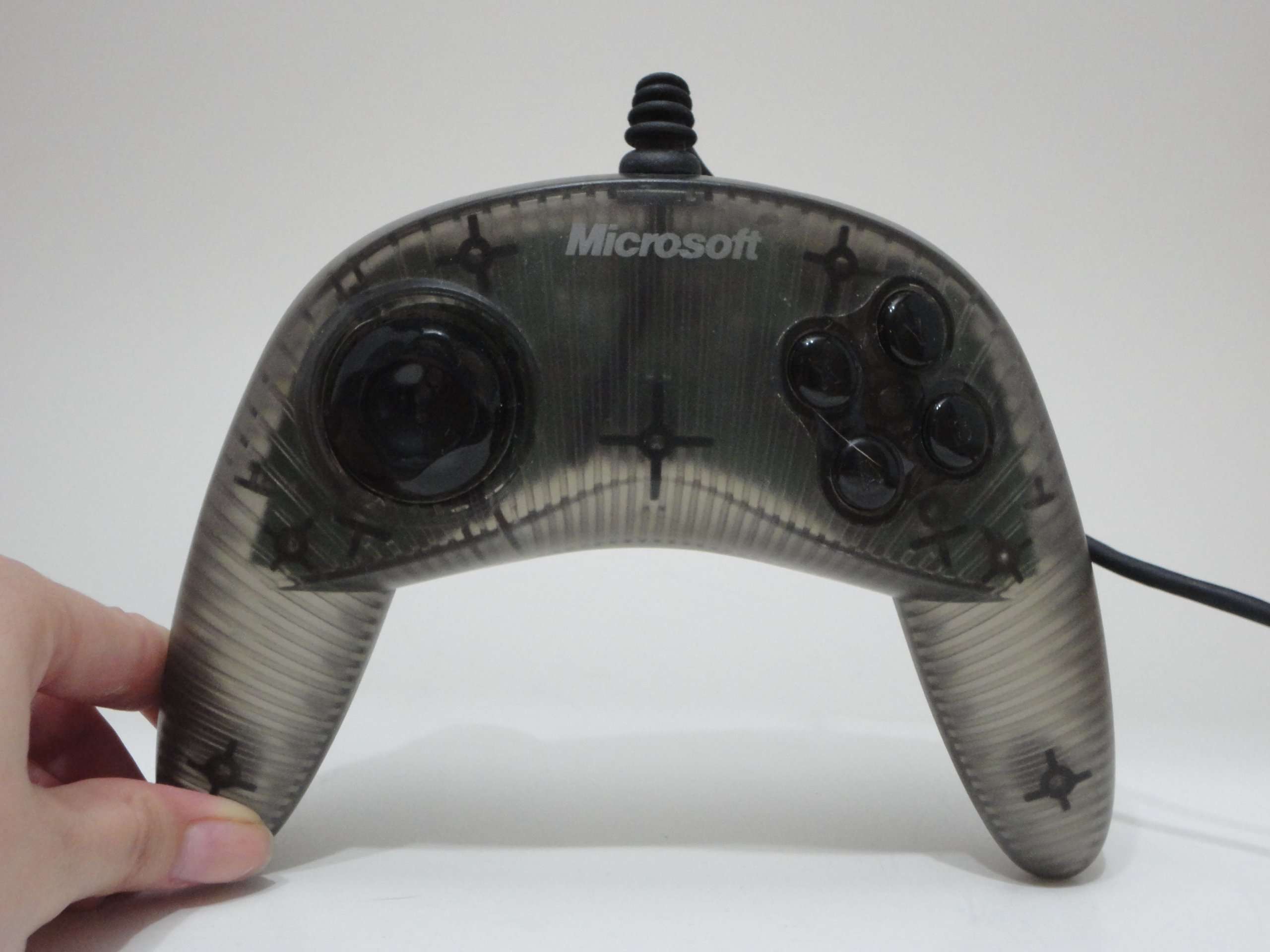 Microsoft Sidewinder Plug and Play Gamepad (USB) 1