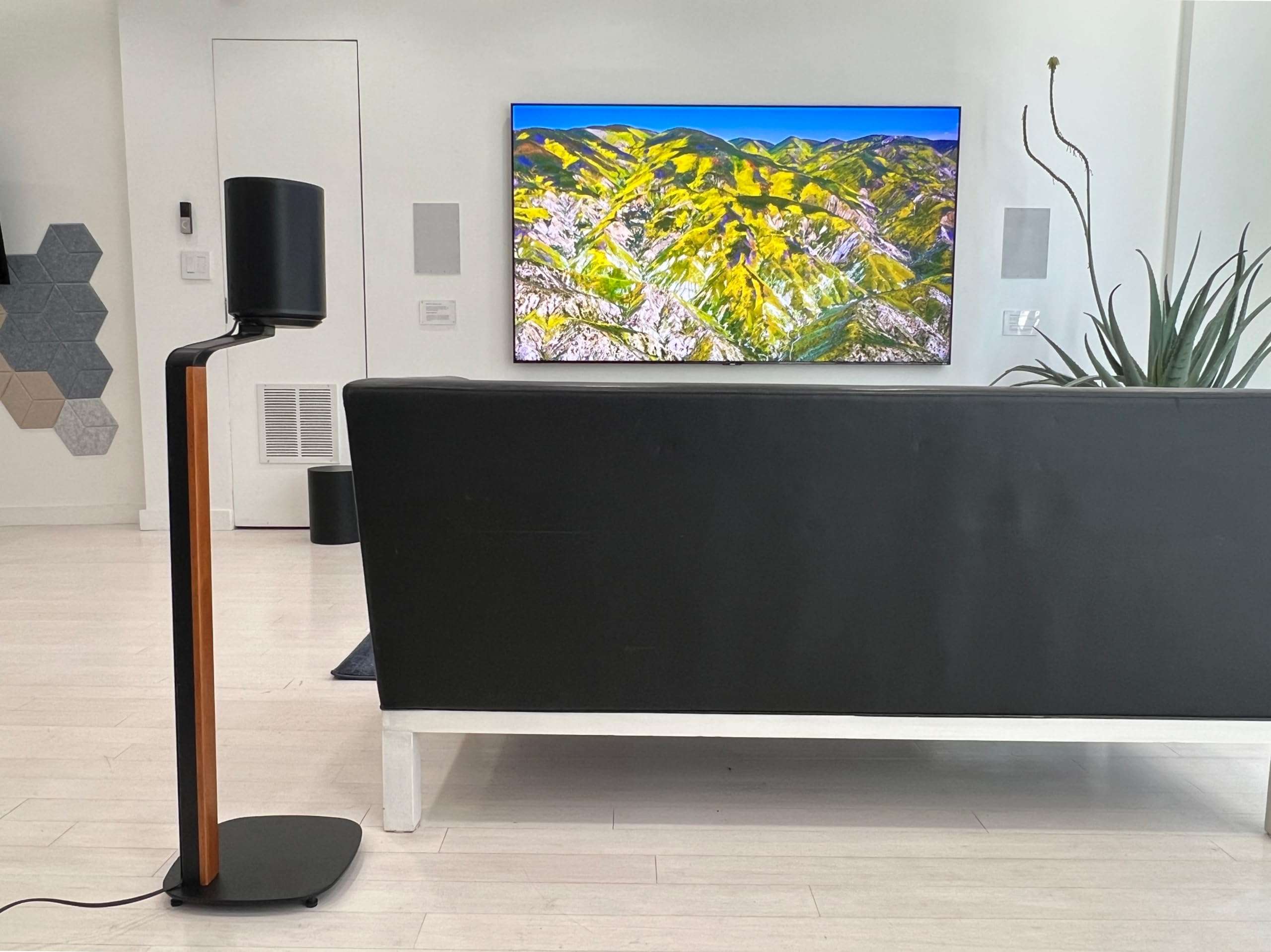 ynVISION.DESIGN Premium Floor Stand Compatible with Sonos Era 100 and Era 300 (Black) 4