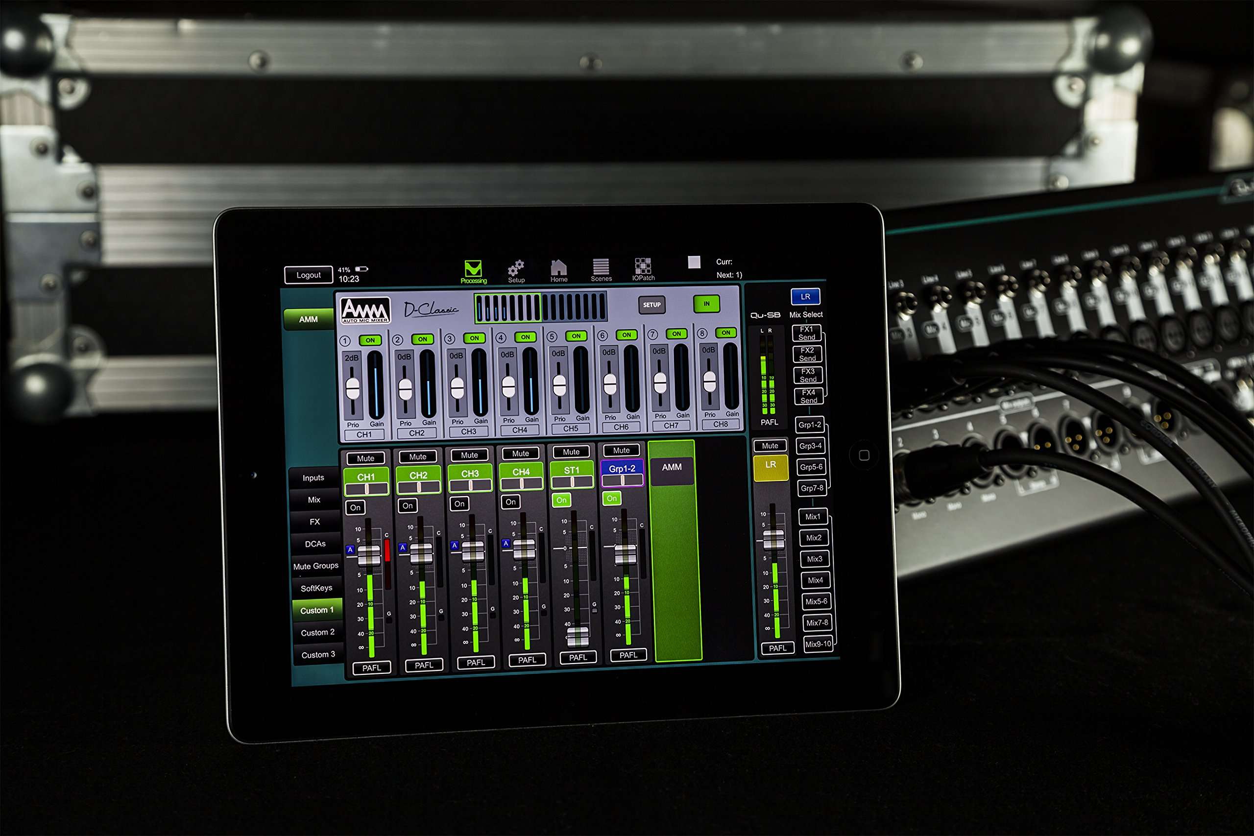 Allen & Heath QU-SB Portable 18-In/14-Out Digital Mixer with Remote Wireless Control (AH 3