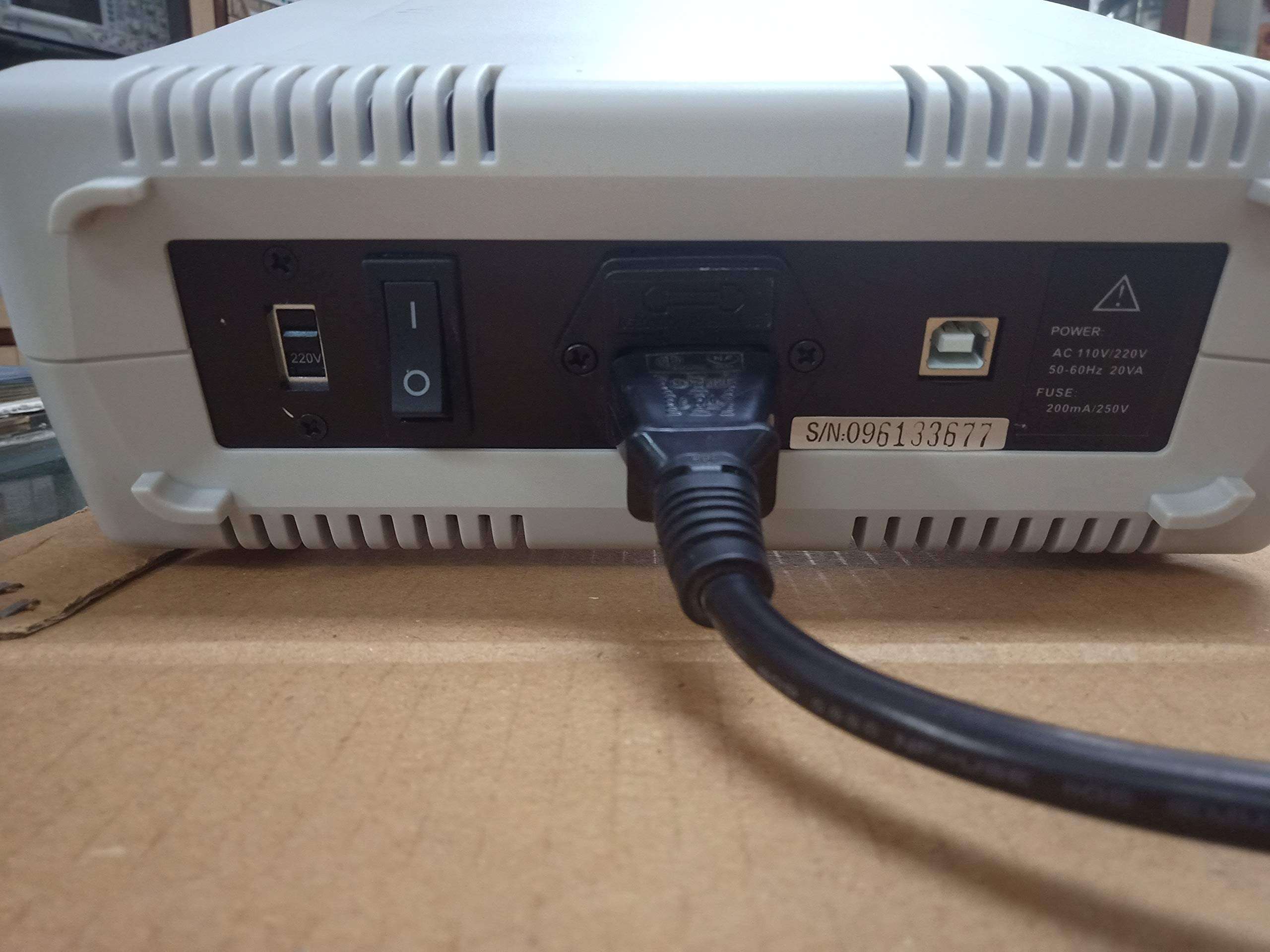 Skyking MetroQ Bench Type Digital Multimeter, 4 1/2 Digit, True RMS, with Computer Interface. Model MTQ 8045 3