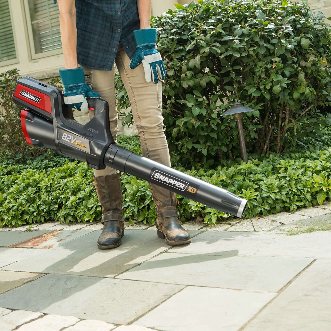 Snapper XD 82V MAX 550 CFM Cordless Electric Leaf Blower Kit with (1) 2.0 Battery and (1) Rapid Charger 5