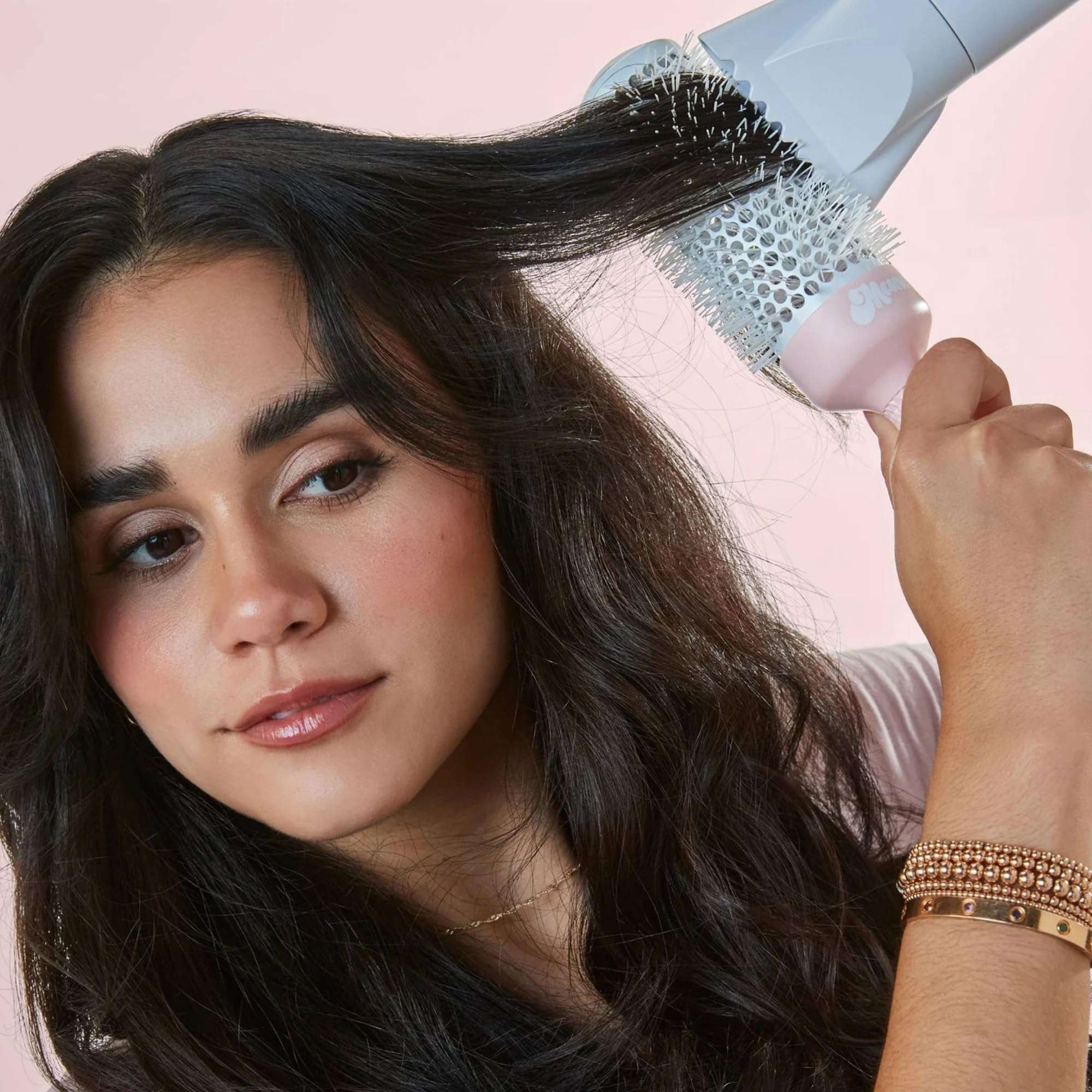 Mane Blowout Set – Ionic Compact Hair Dryer with Diffuser, Wide Tooth Comb & Nozzle + 33mm Ceramic Round Brush for Voluminous, Frizz-Free Blowouts 6