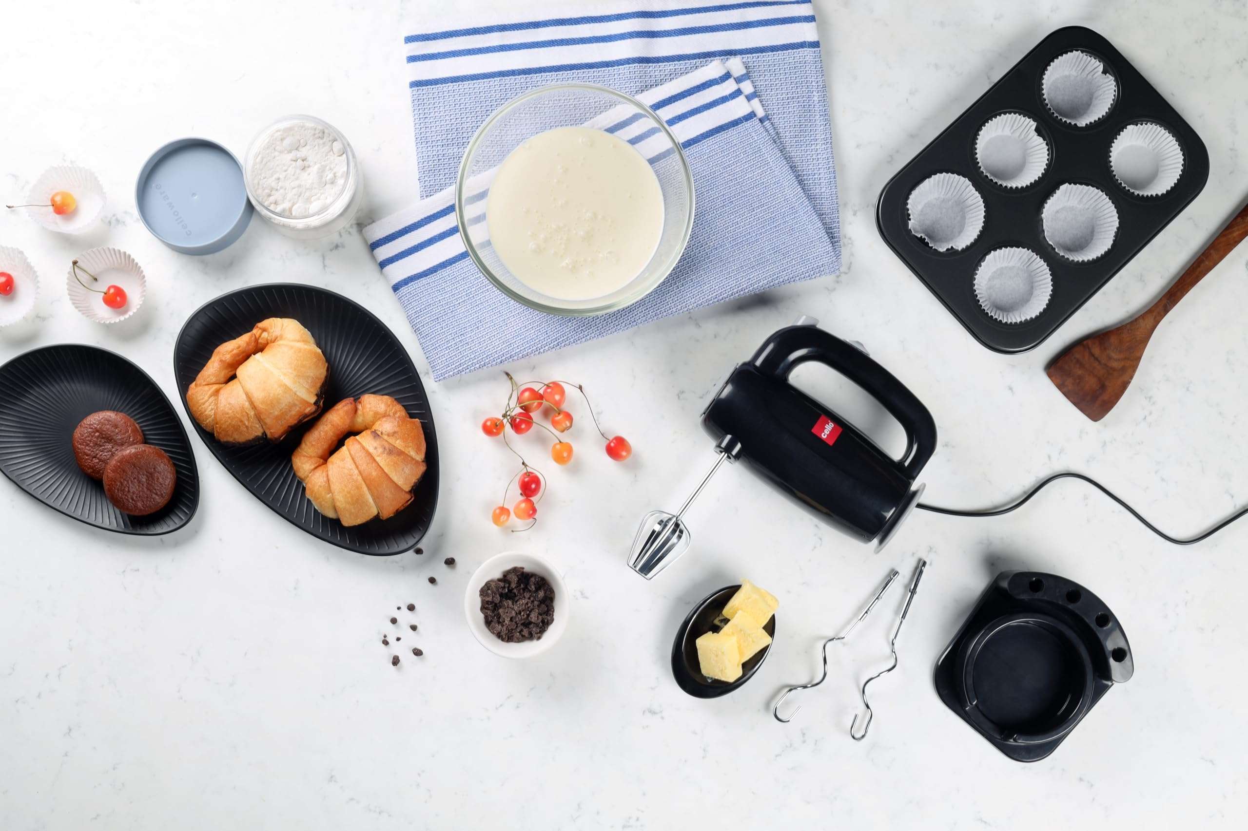 CELLO Besto Hand Beater Mixer 300 Watts Black | 5 Variable Speed Controls, Power Full Motor, One Touch & Unbreakable Stand, SS Beaters & Dough Hooks For Mixing Beating Kneading 3