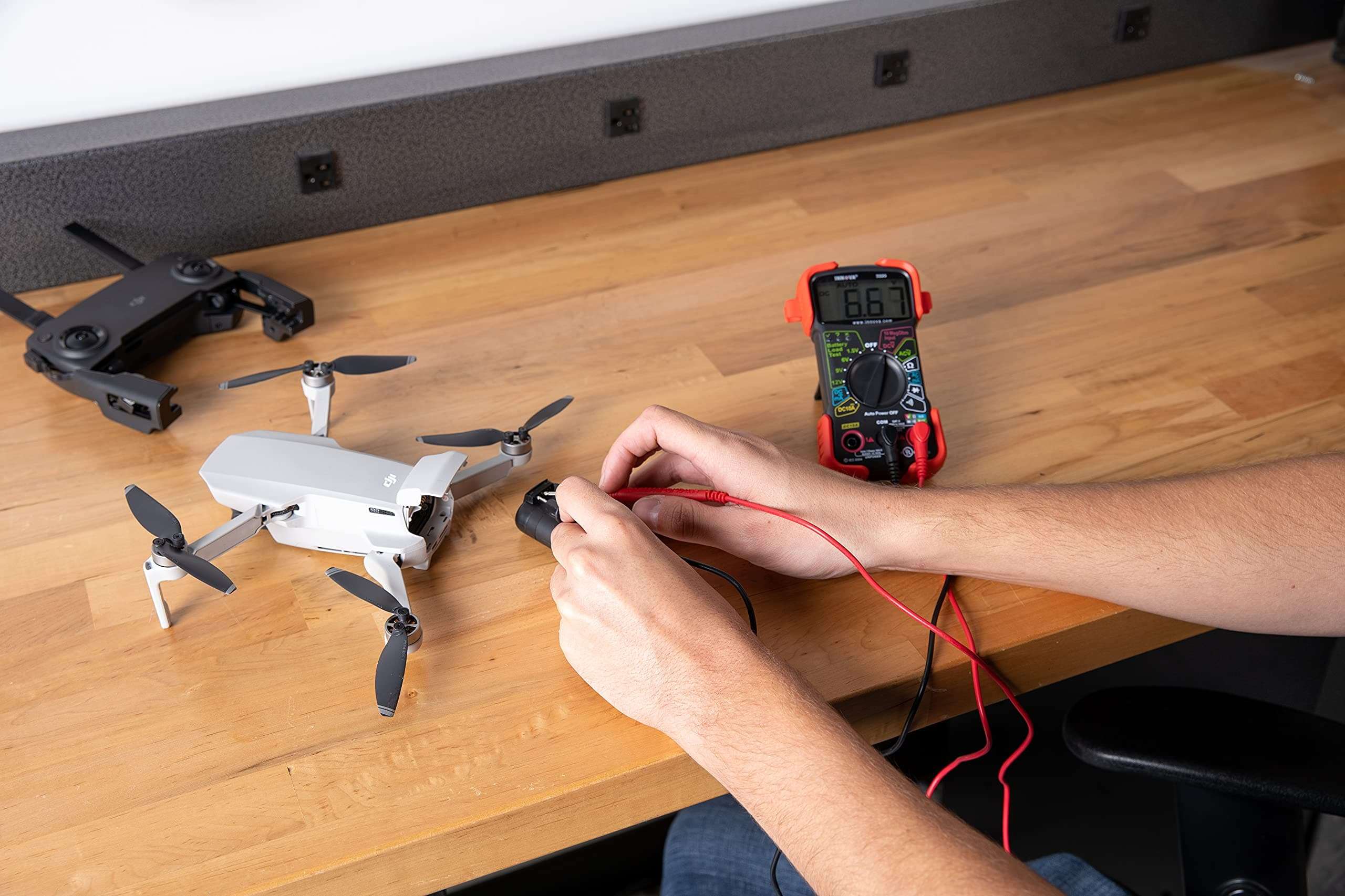 INNOVA 3320 Auto-Ranging Digital Multimeter, Red & Black 5