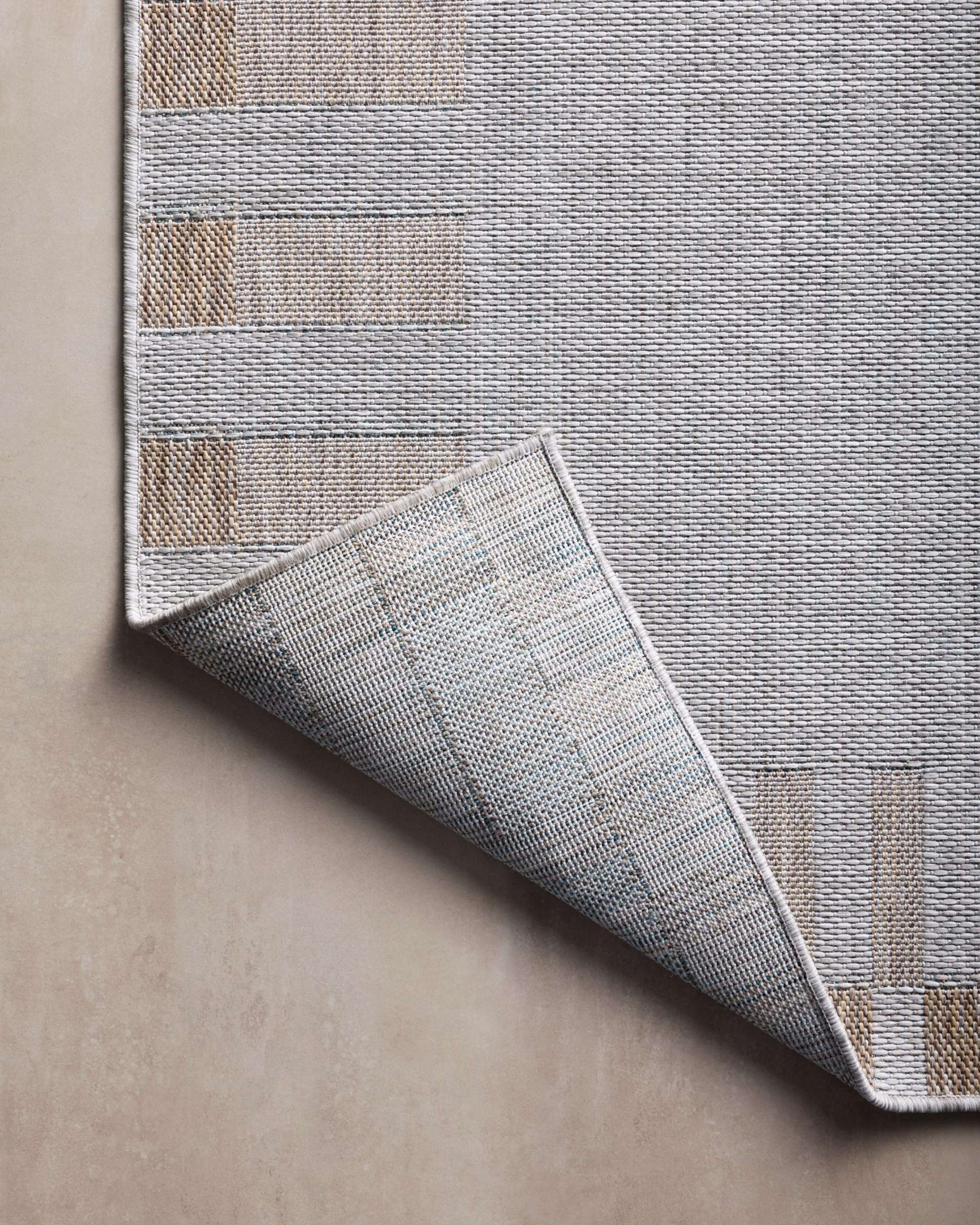 Loloi Amber Lewis Topanga Collection TOP-08 Silver/Natural 2'-3" x 3'-9" Indoor/Outdoor Area Rug 6