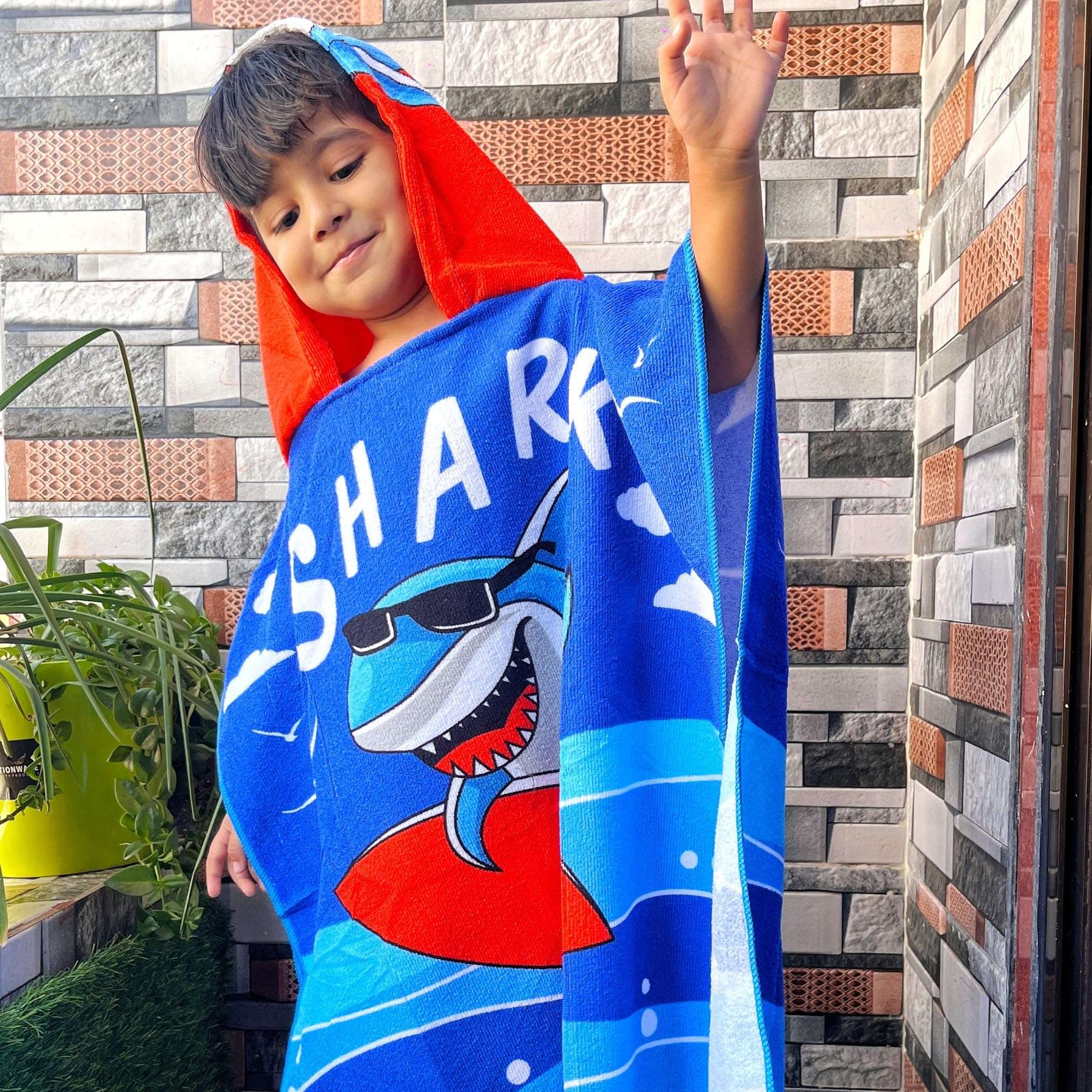 Famyo® Dark Blue Shark Dive Poncho Towel for Kids | Hooded Bath Towels | 60 x 60cm Toddler Pool Towel for Boys & Girls, 1-7 Years | Cute & Cozy Bath/Beach Towel 3