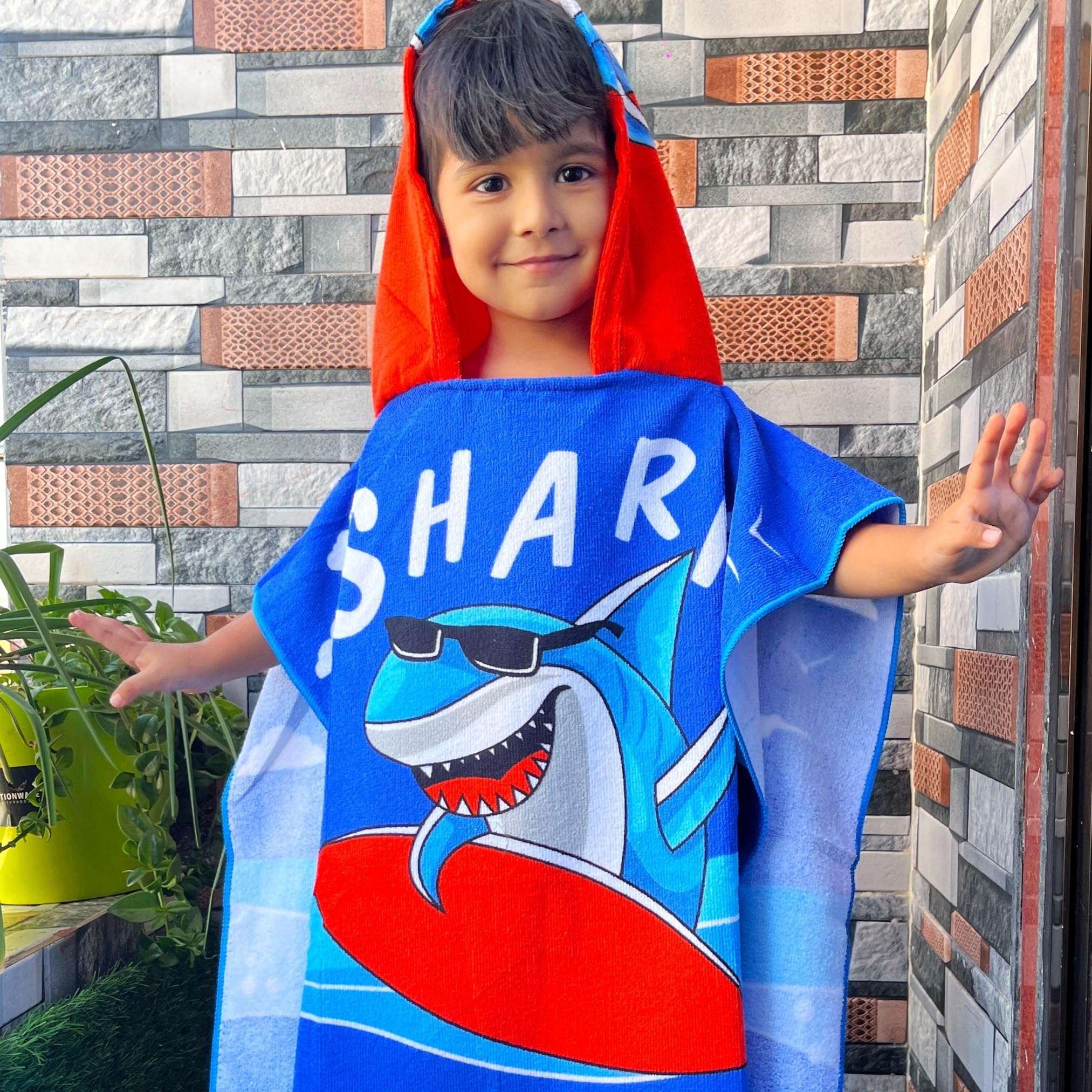 Famyo® Dark Blue Shark Dive Poncho Towel for Kids | Hooded Bath Towels | 60 x 60cm Toddler Pool Towel for Boys & Girls, 1-7 Years | Cute & Cozy Bath/Beach Towel 1