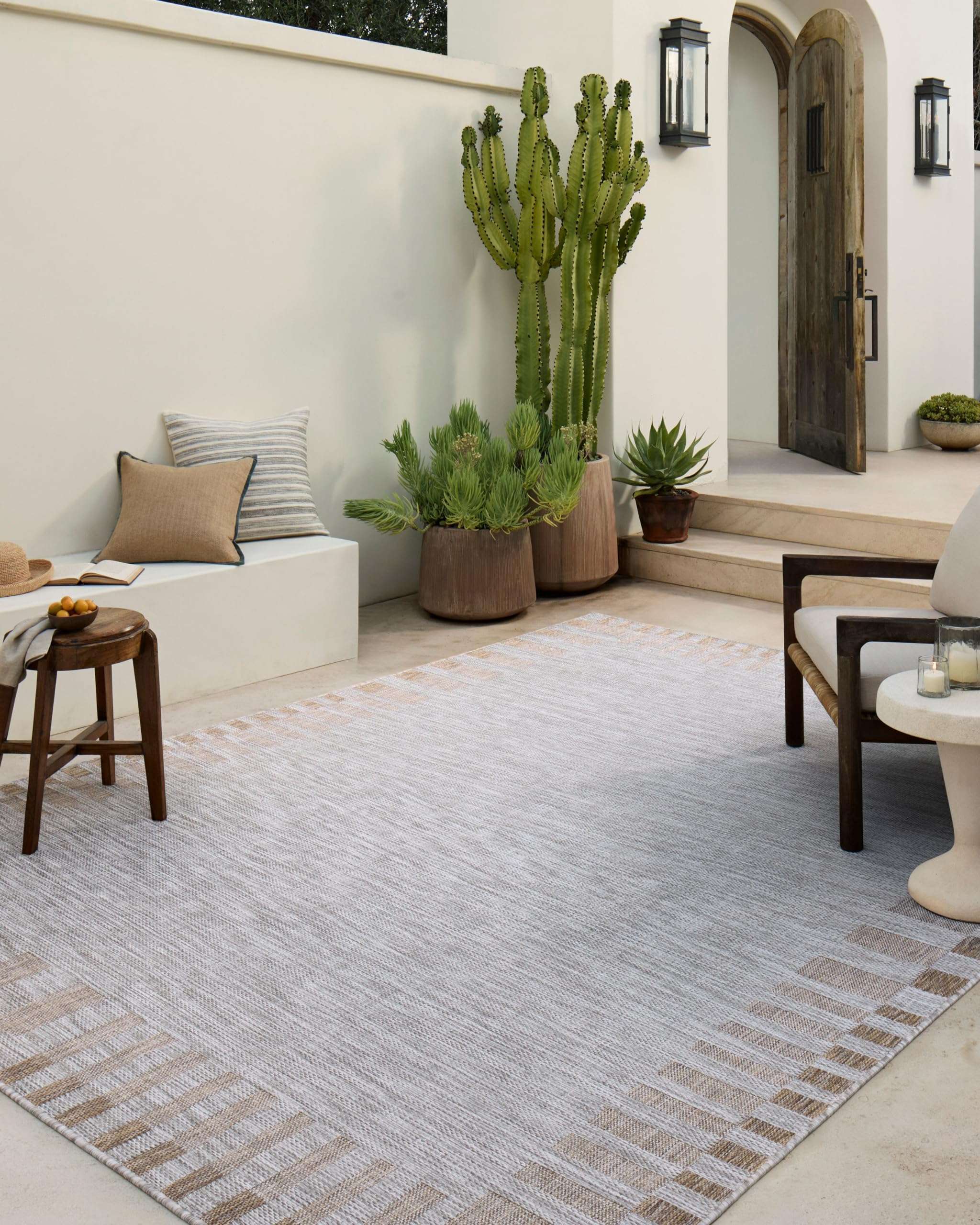 Loloi Amber Lewis Topanga Collection TOP-08 Silver/Natural 2'-3" x 3'-9" Indoor/Outdoor Area Rug 1