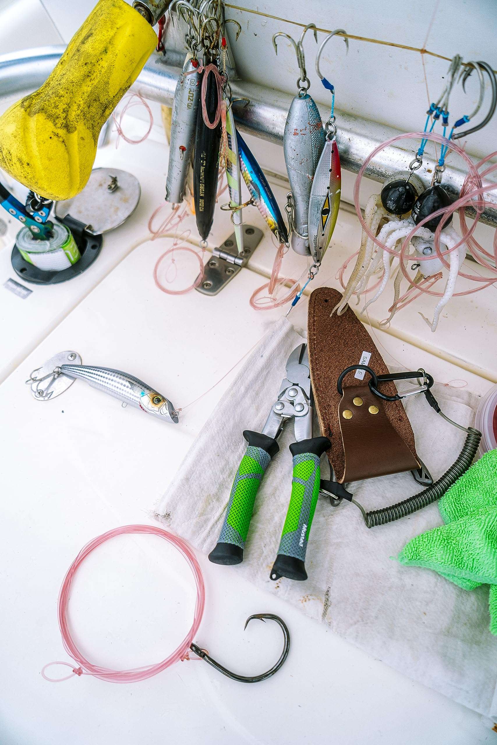 Mustad Demon Offset Circle, 1X Strong - Black Nickel-Size 8/0 - Pack of 25 6