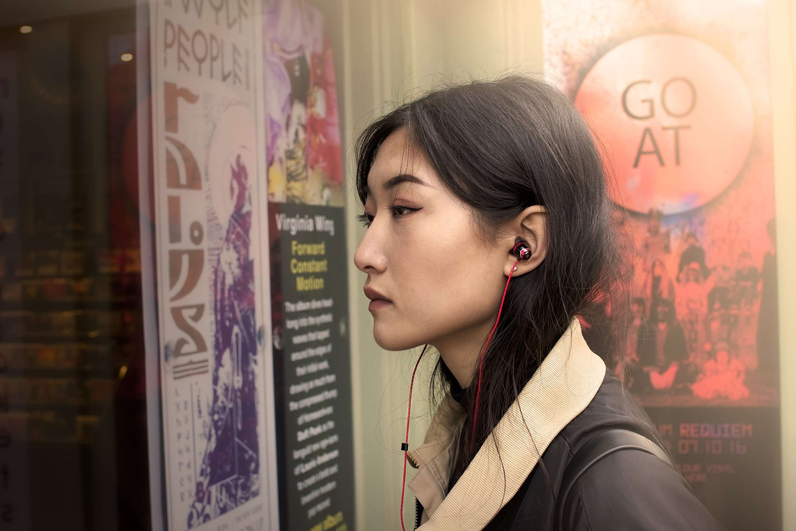 SoundMAGIC E10 Wired Earphones No Microphone HiFi Stereo Earbuds Noise Isolating in Ear Headphones Powerful Bass Tangle Free Cord Black Gold 2