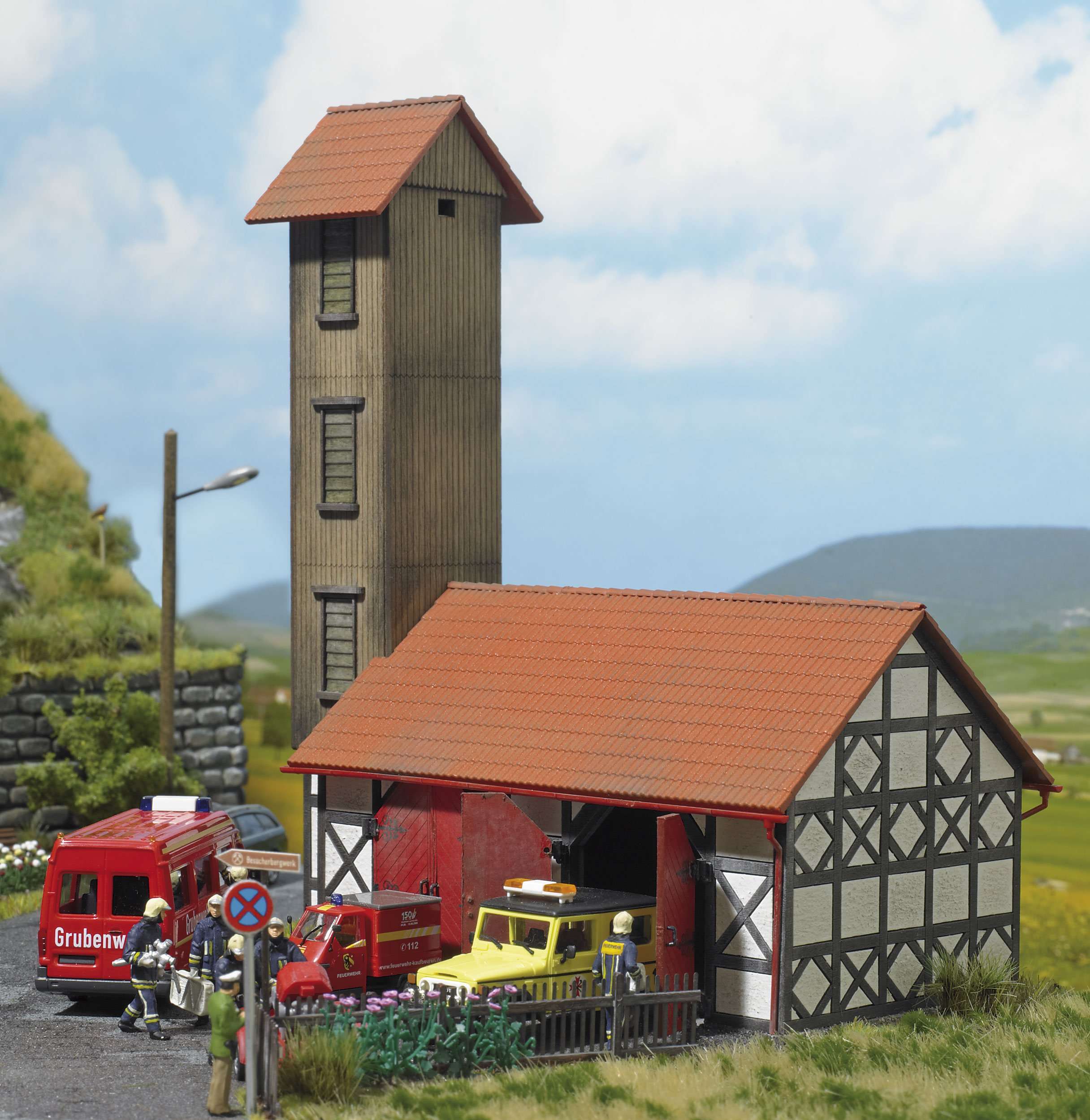 Busch 1452 Fire Dept Equipment House HO Structure Scale Model Structure 2